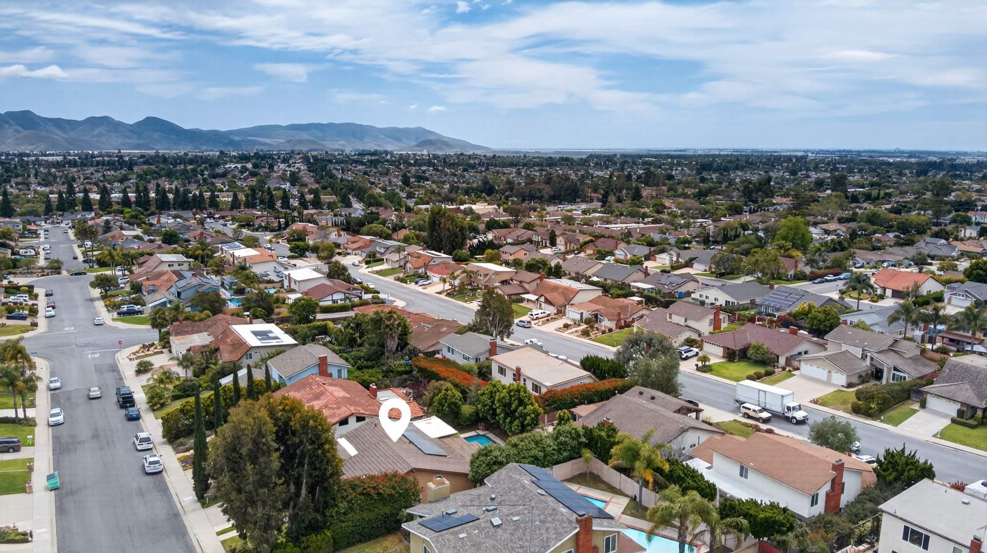 60-web-or-mls-Upmarket_Media-2247West-aer025.jpg