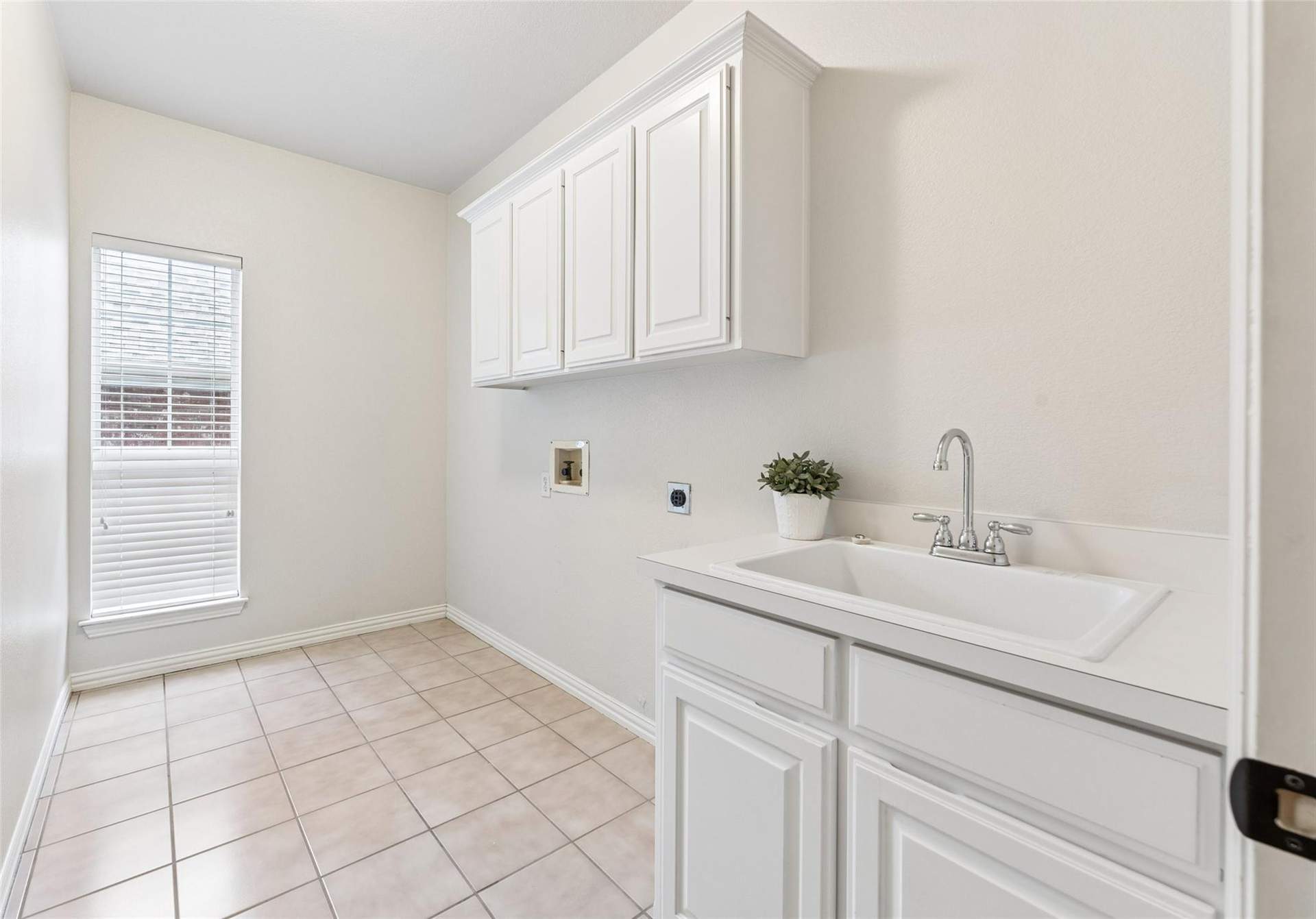2101 Fleming DriveV20.jpeg