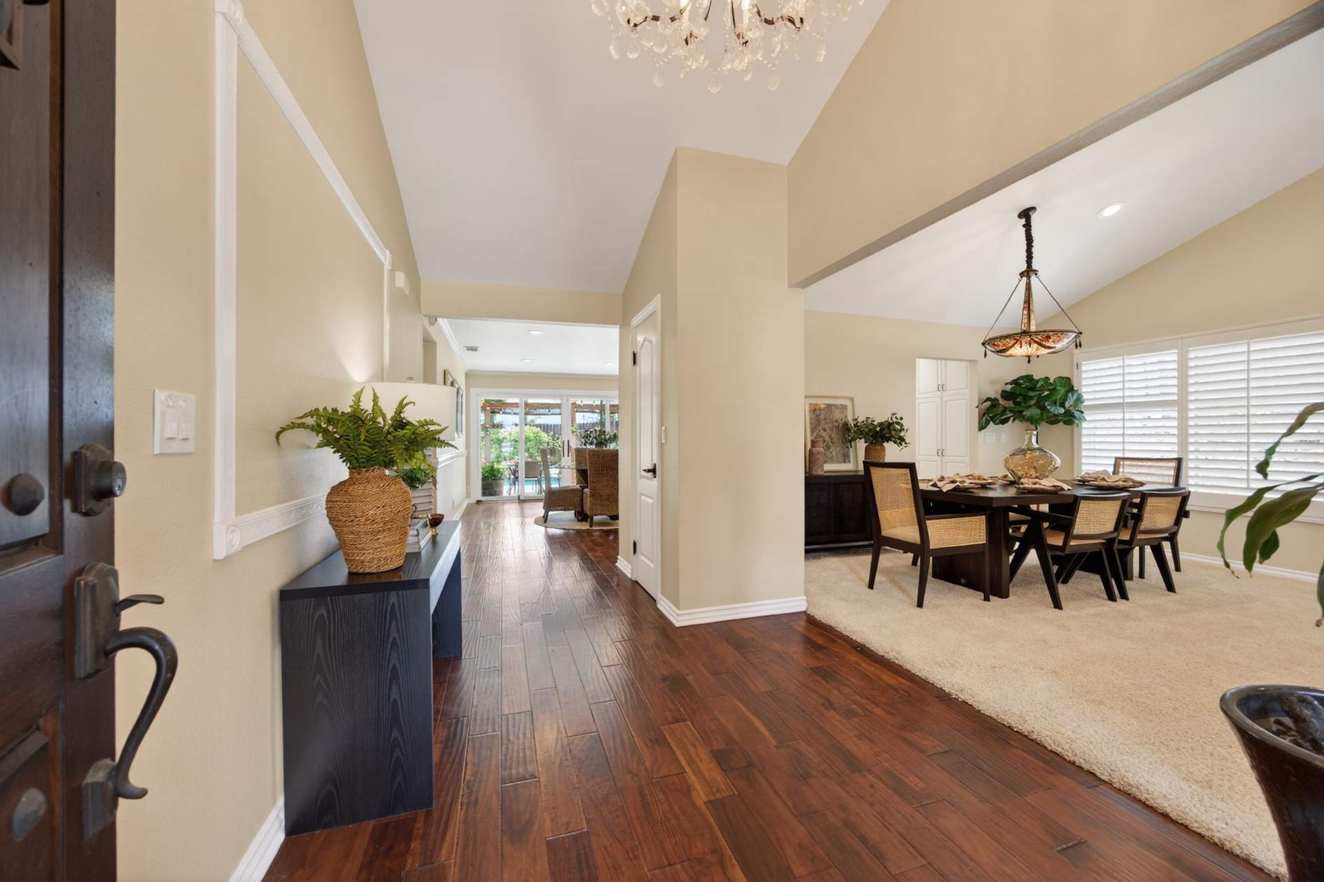 6-web-or-mls-Upmarket_Media-2247West016.jpg