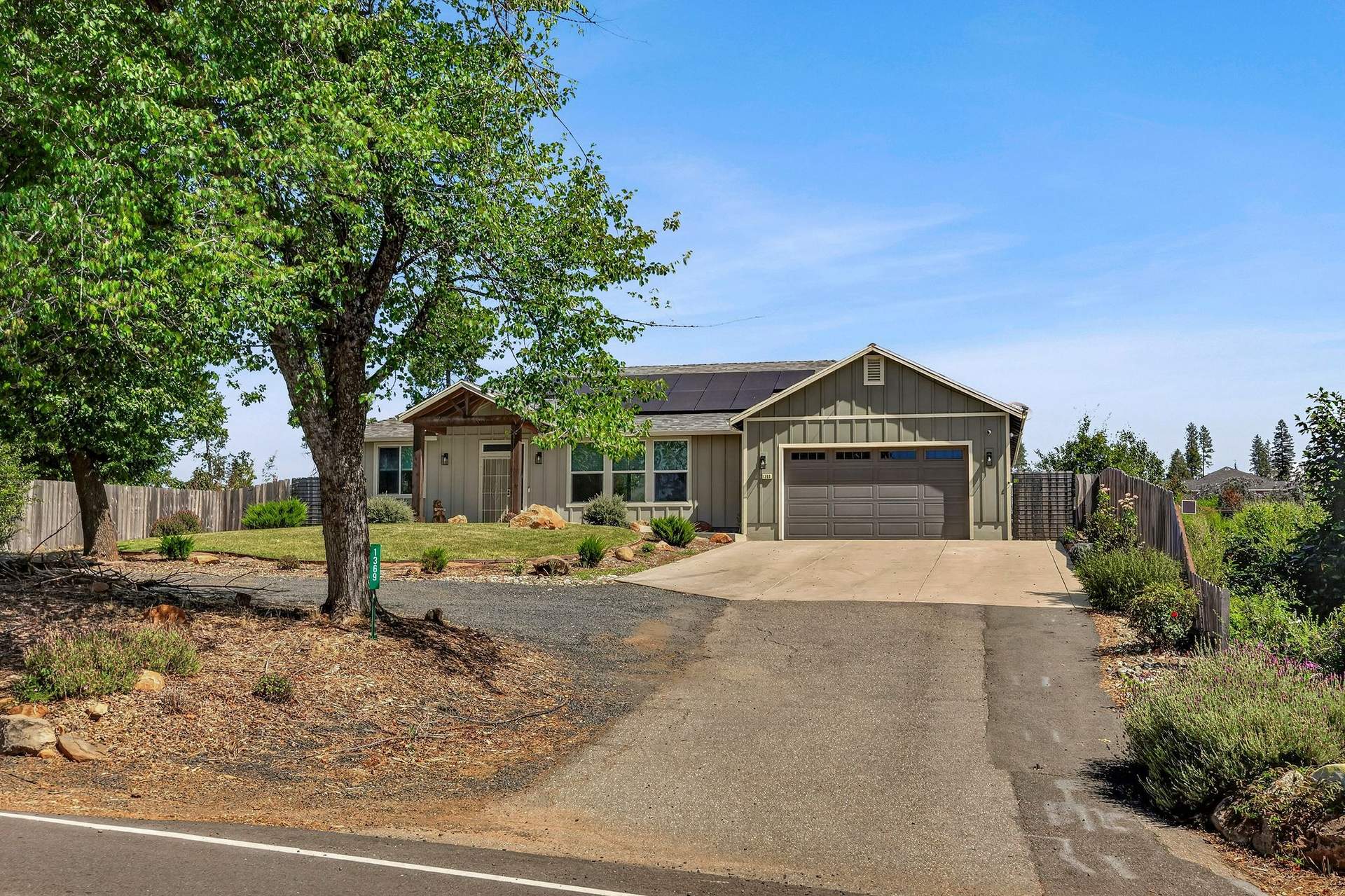 1369 Nunneley Rd - 003 (Photos).jpg