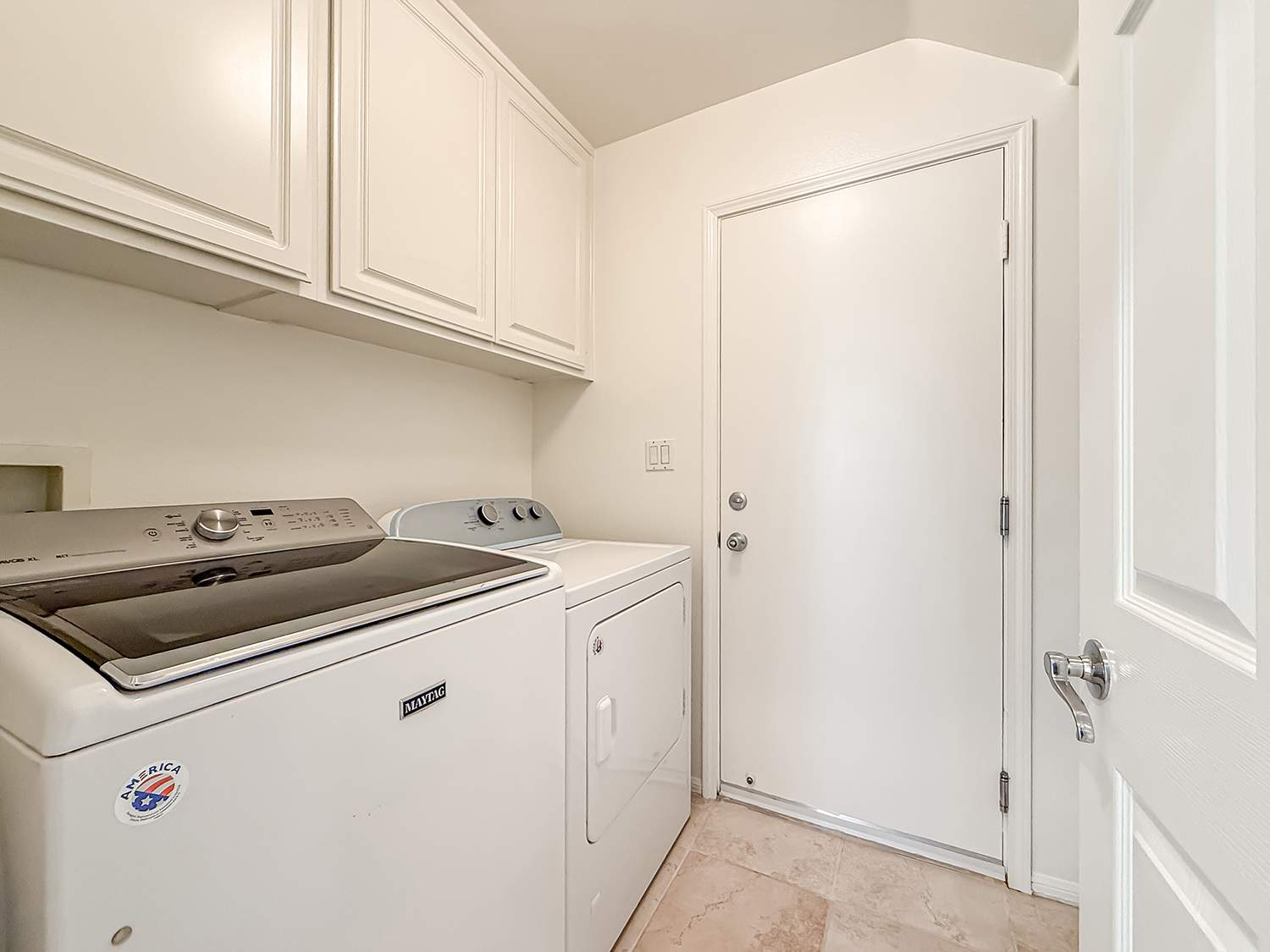 dGuest Bedroom1 Bath and Laundry5.jpg