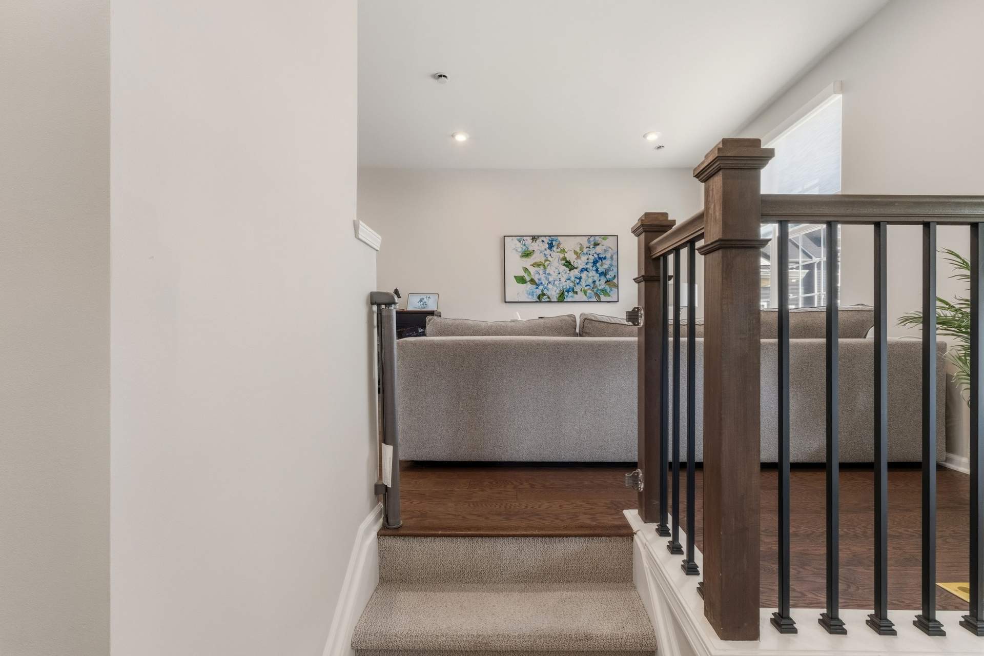 212 S Sydney 2nd Floor Stairs 3.jpg