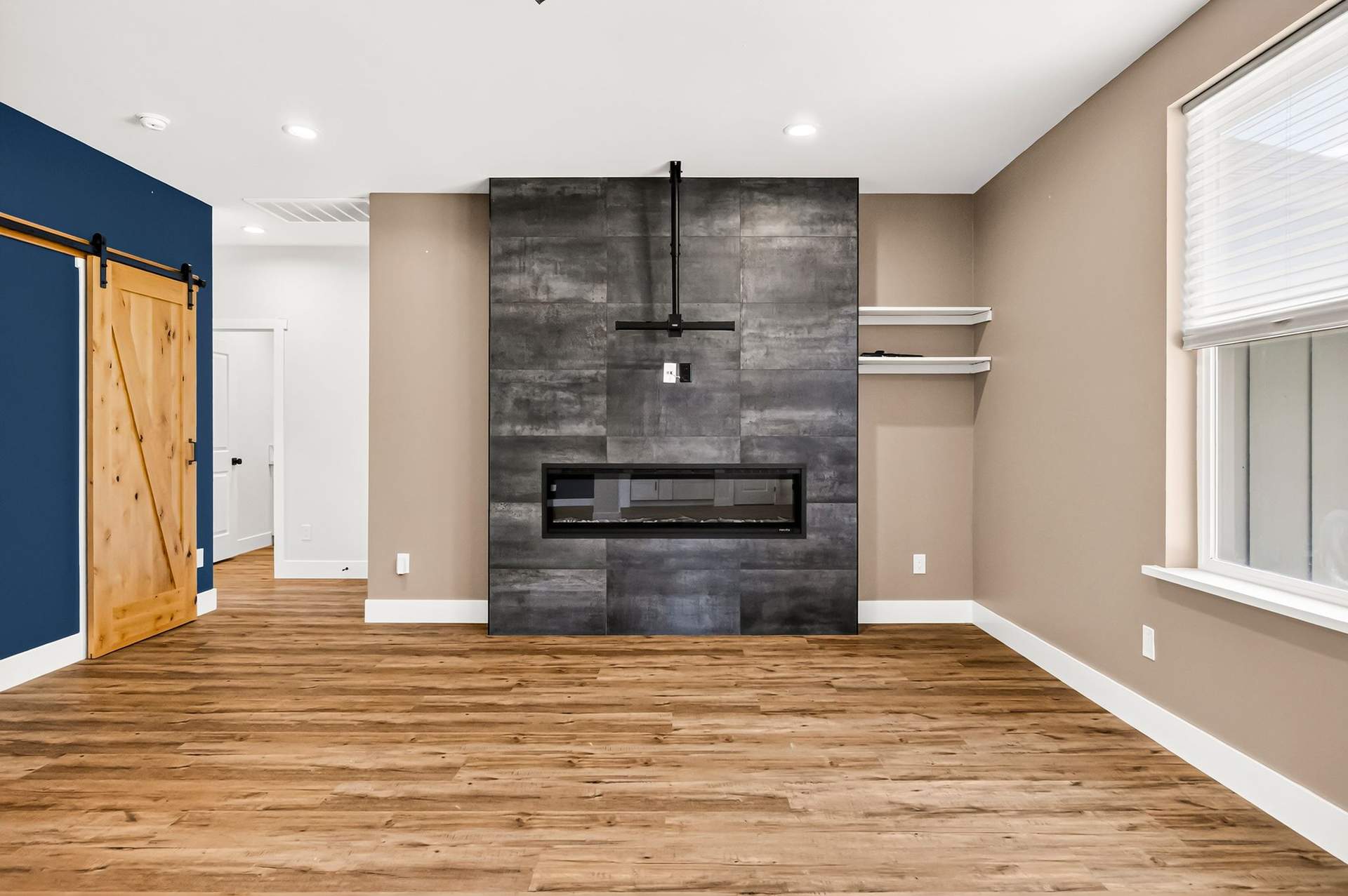 1369 Nunneley Rd - 014 (Photos).jpg