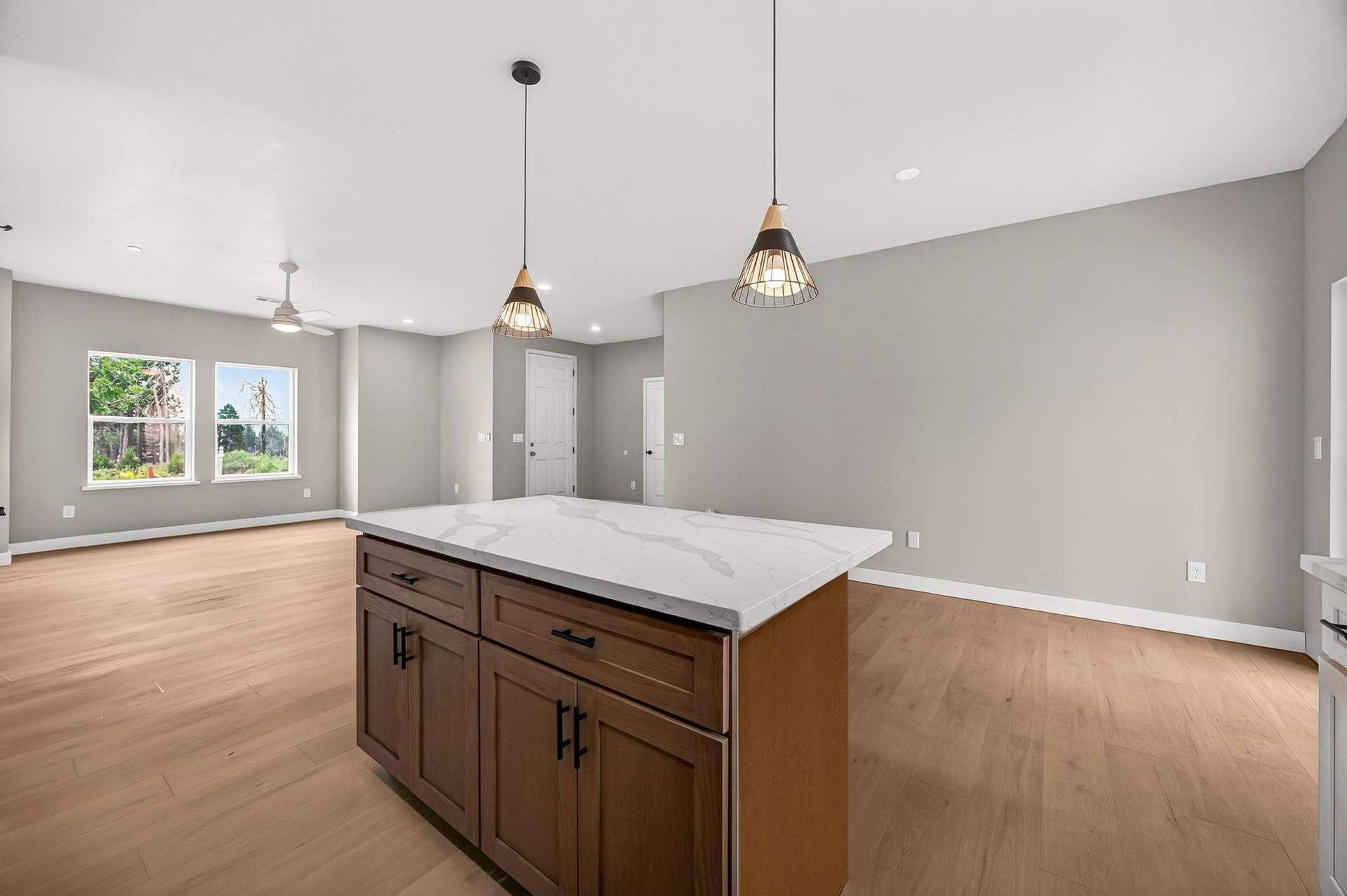 14259 Sherwood Cir - 020(Photos).jpg