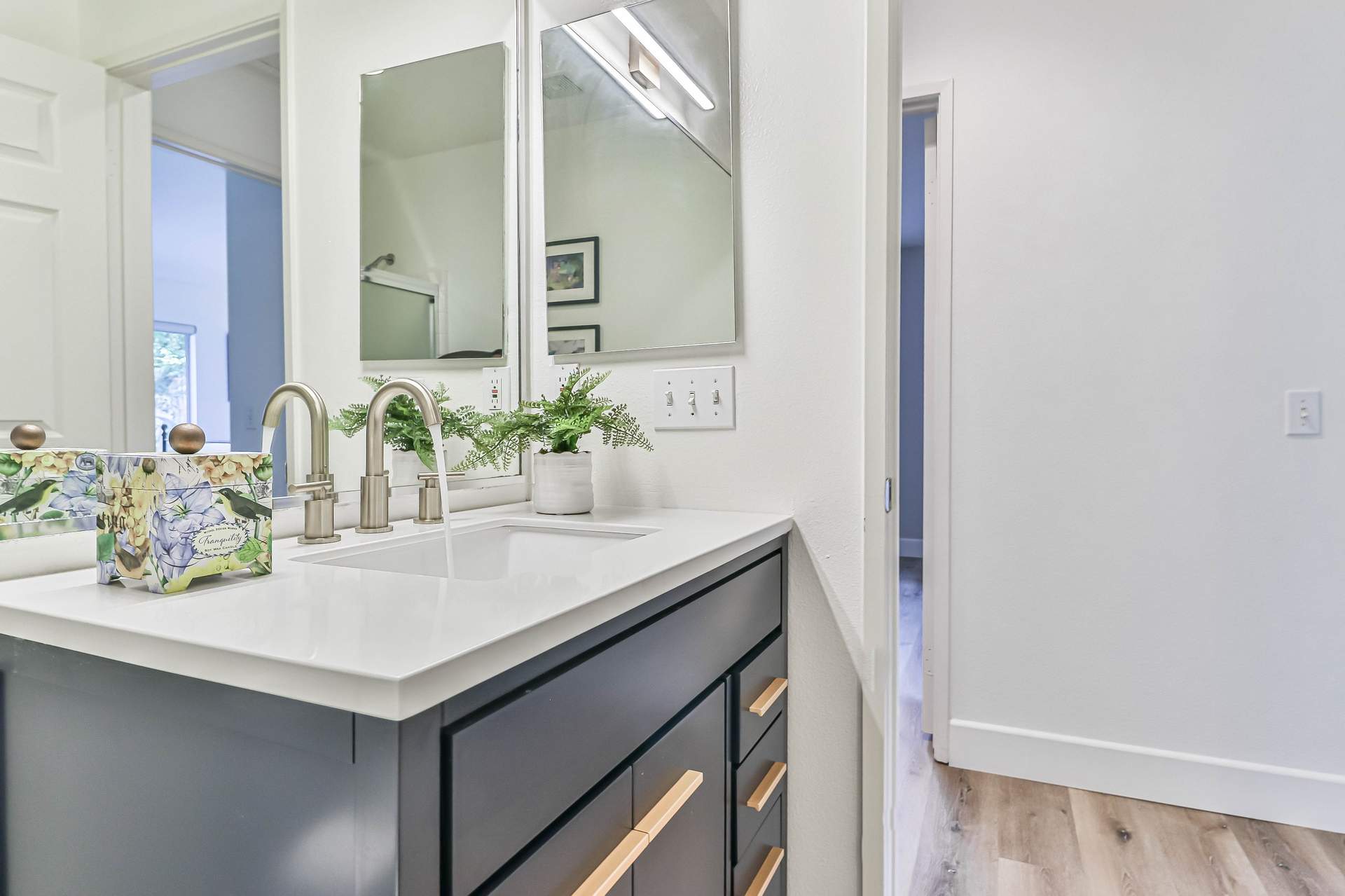 fGuest Bath2.jpg