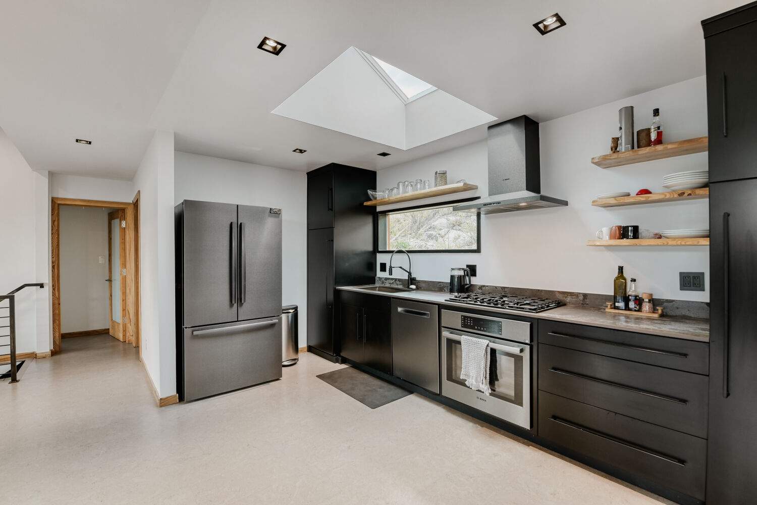 548 Coughlin Meadows Rd - Web Quality - 008 - 08 Kitchen.jpg