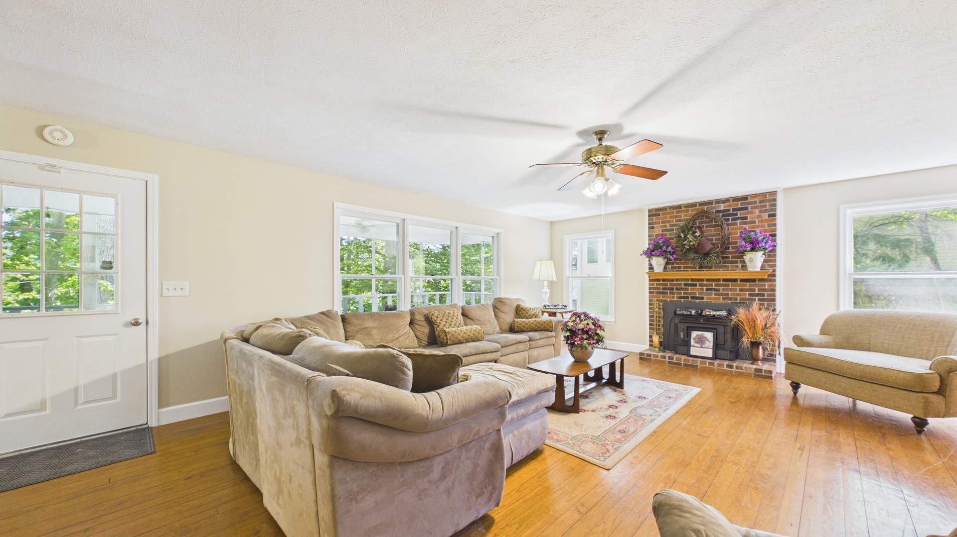 012_Great Room.jpg