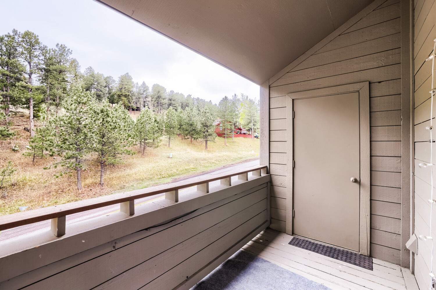 23551 Genesee Village Road H - Web Quality - 013 - 13 Balcony.jpg