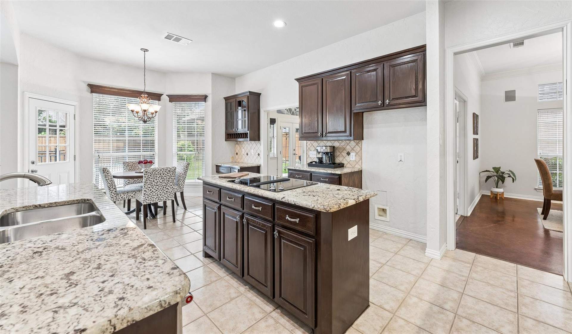 2101 Fleming DriveV9.jpeg