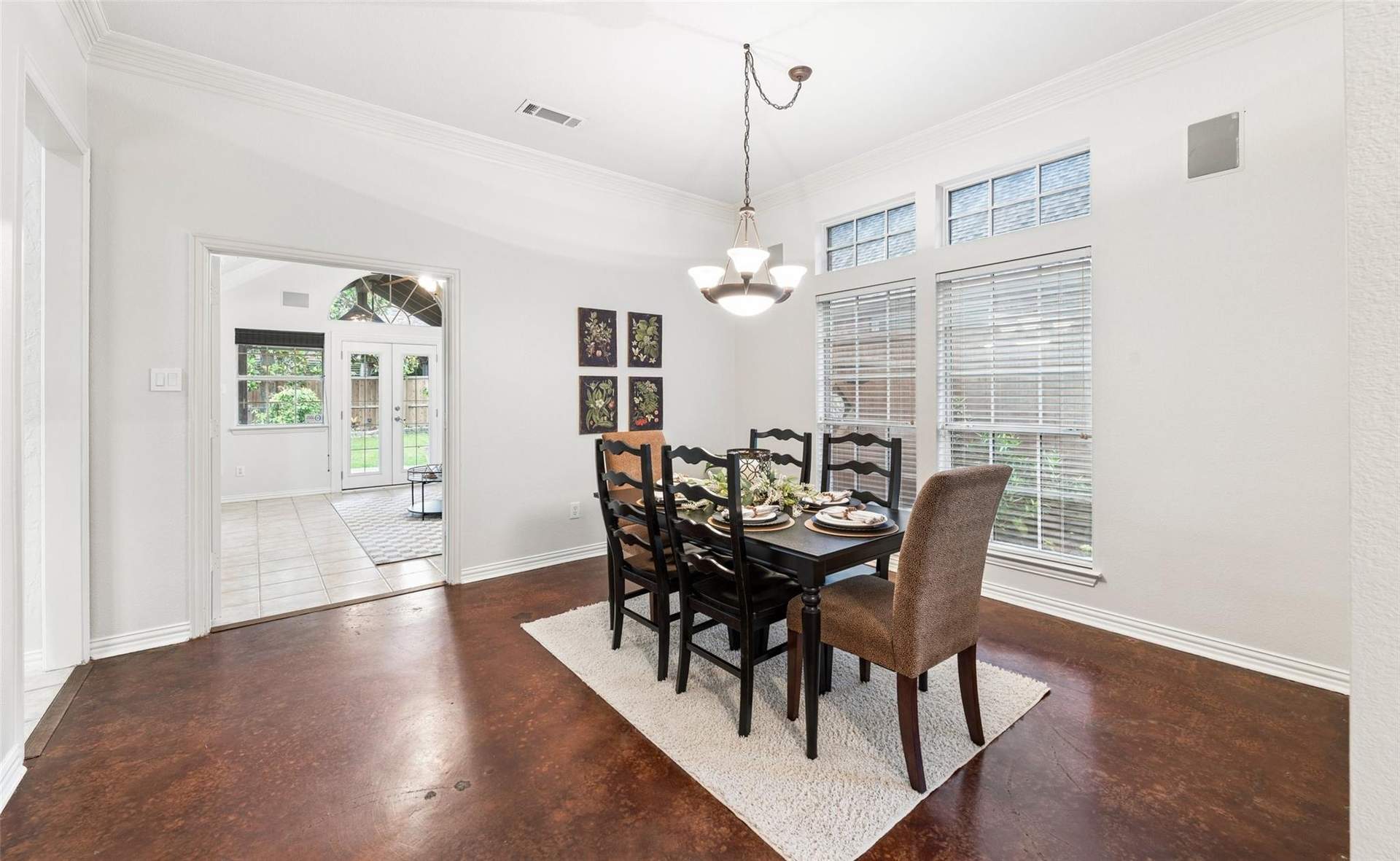 2101 Fleming DriveV19.jpeg