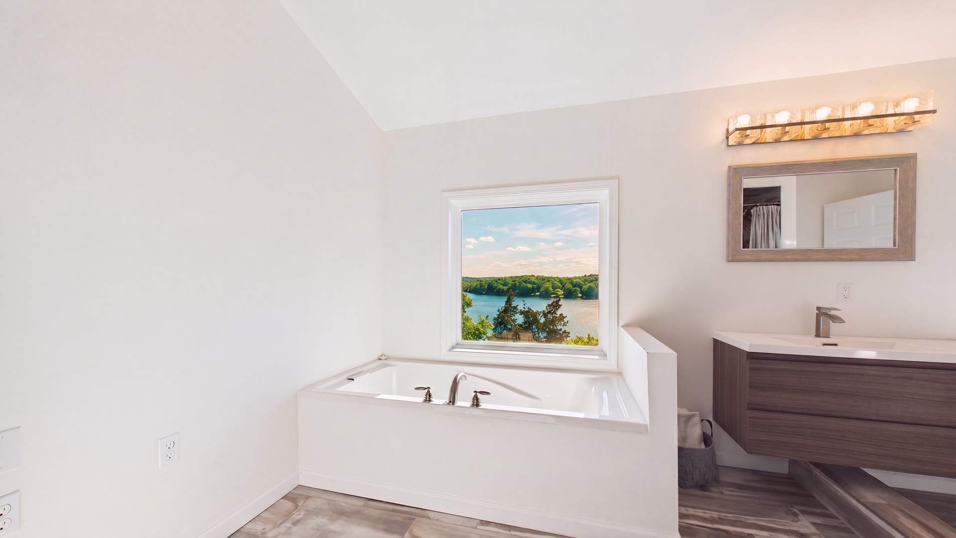 020_Soaking Tub.jpg