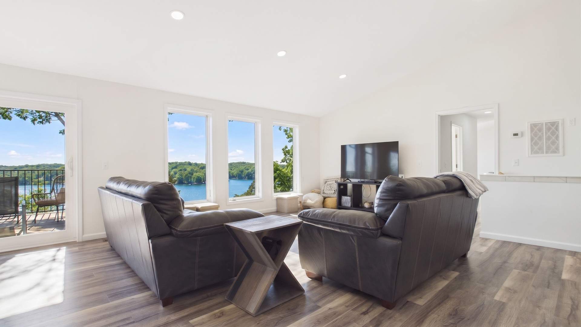017_GREAT ROOM.jpg