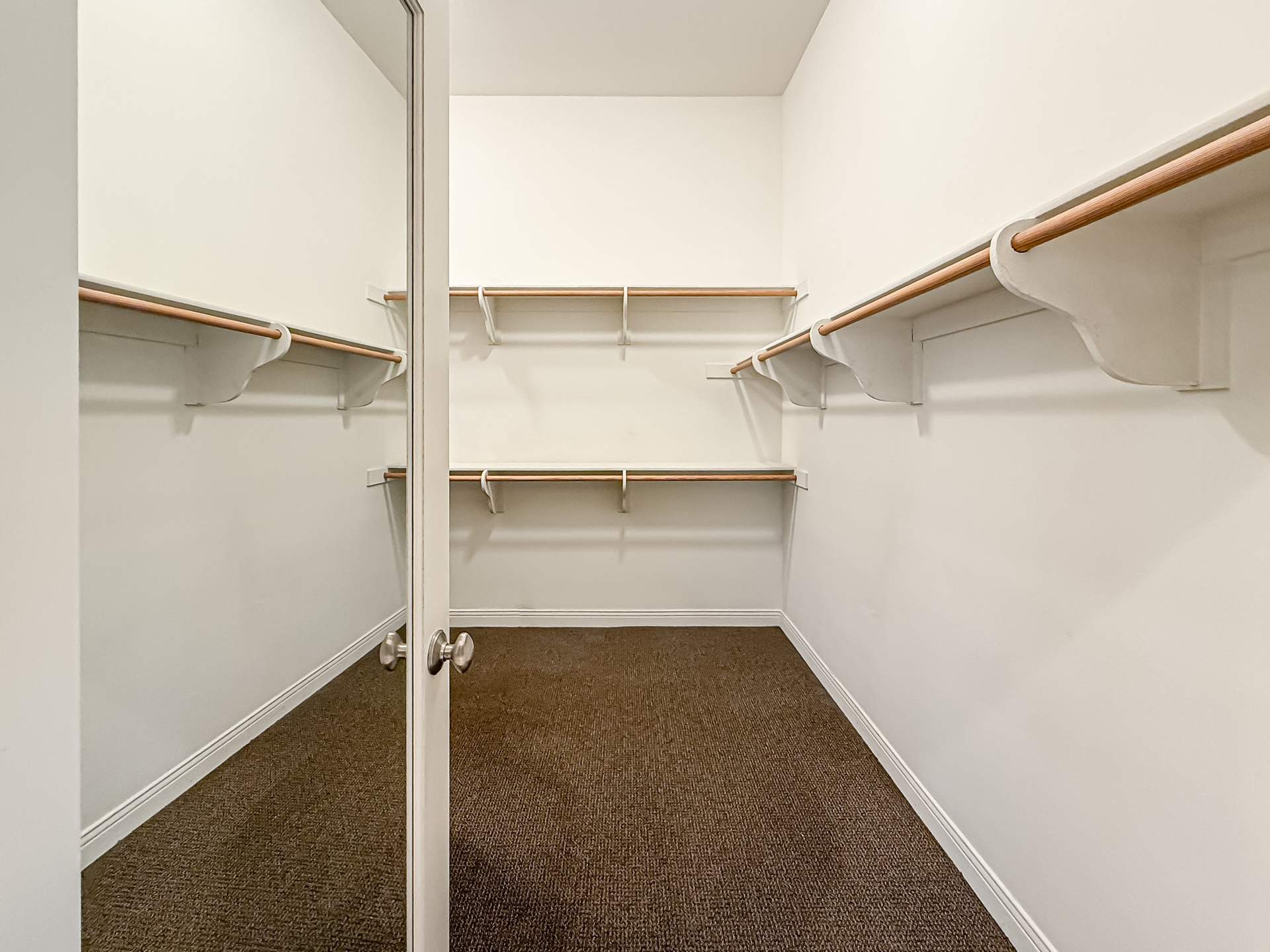 iPrimary Bedroom Suite9.jpg