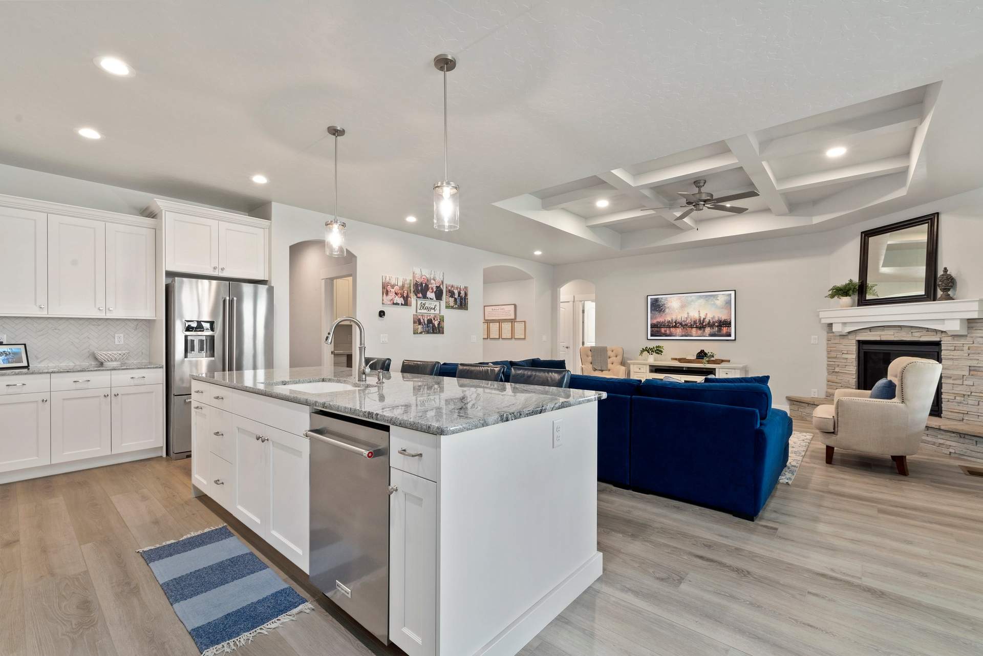 07-3385 N. Roseland Way_006.jpg