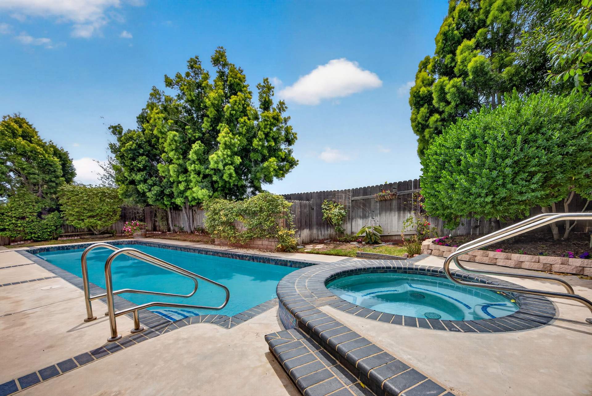 43-web-or-mls-Upmarket_Media-2247West129.jpg