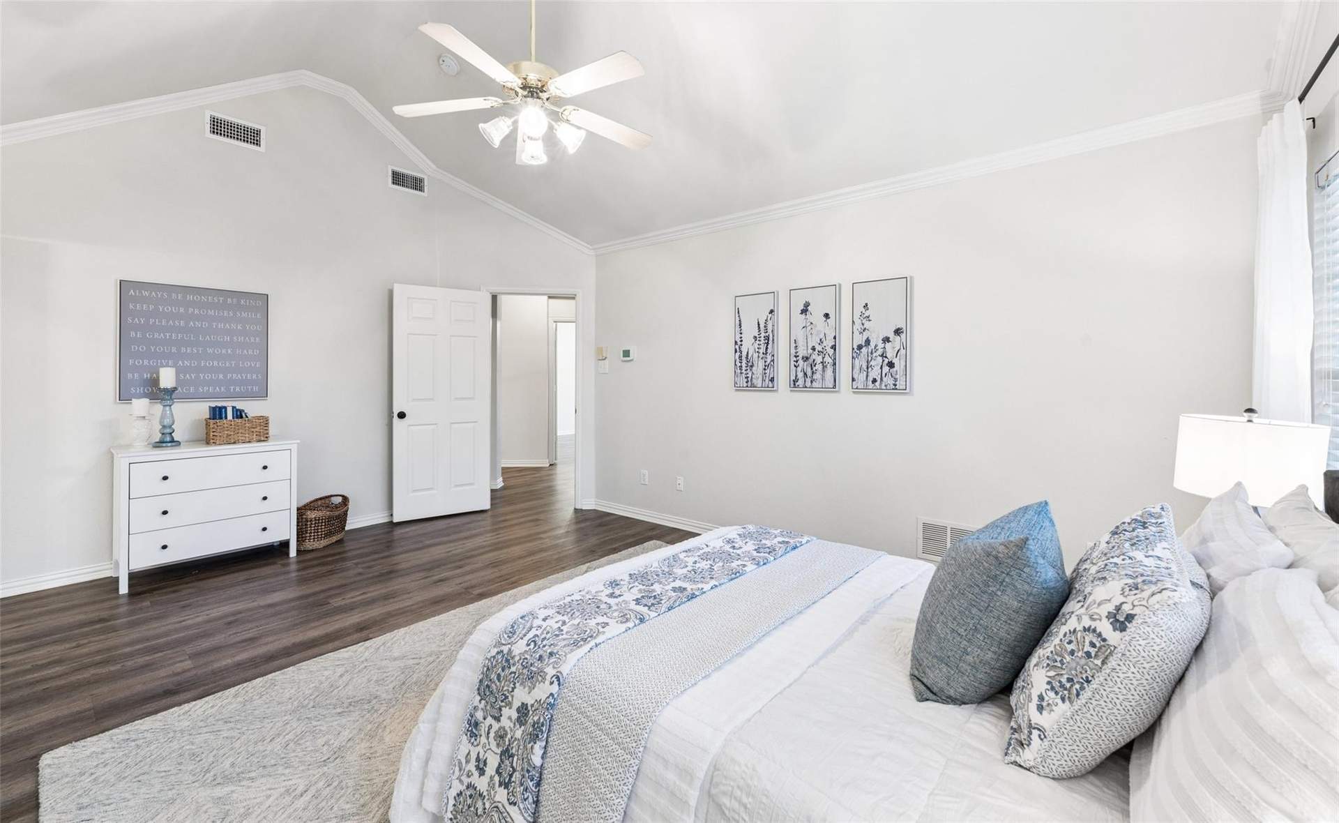 2101 Fleming DriveV25.jpeg