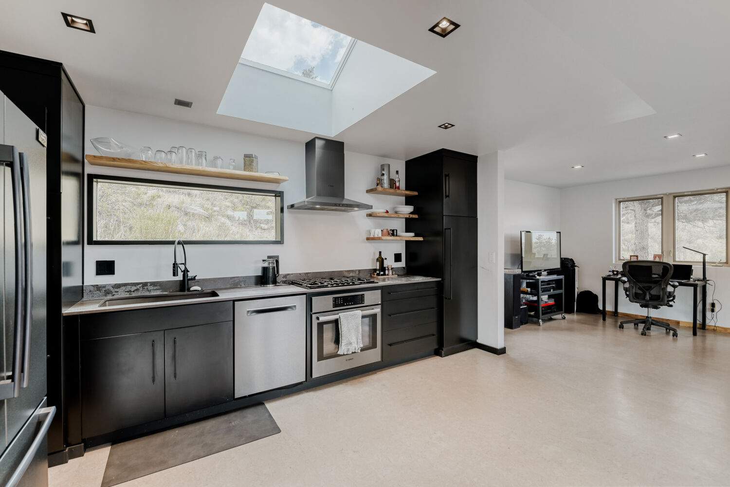 548 Coughlin Meadows Rd - Web Quality - 009 - 09 Kitchen.jpg
