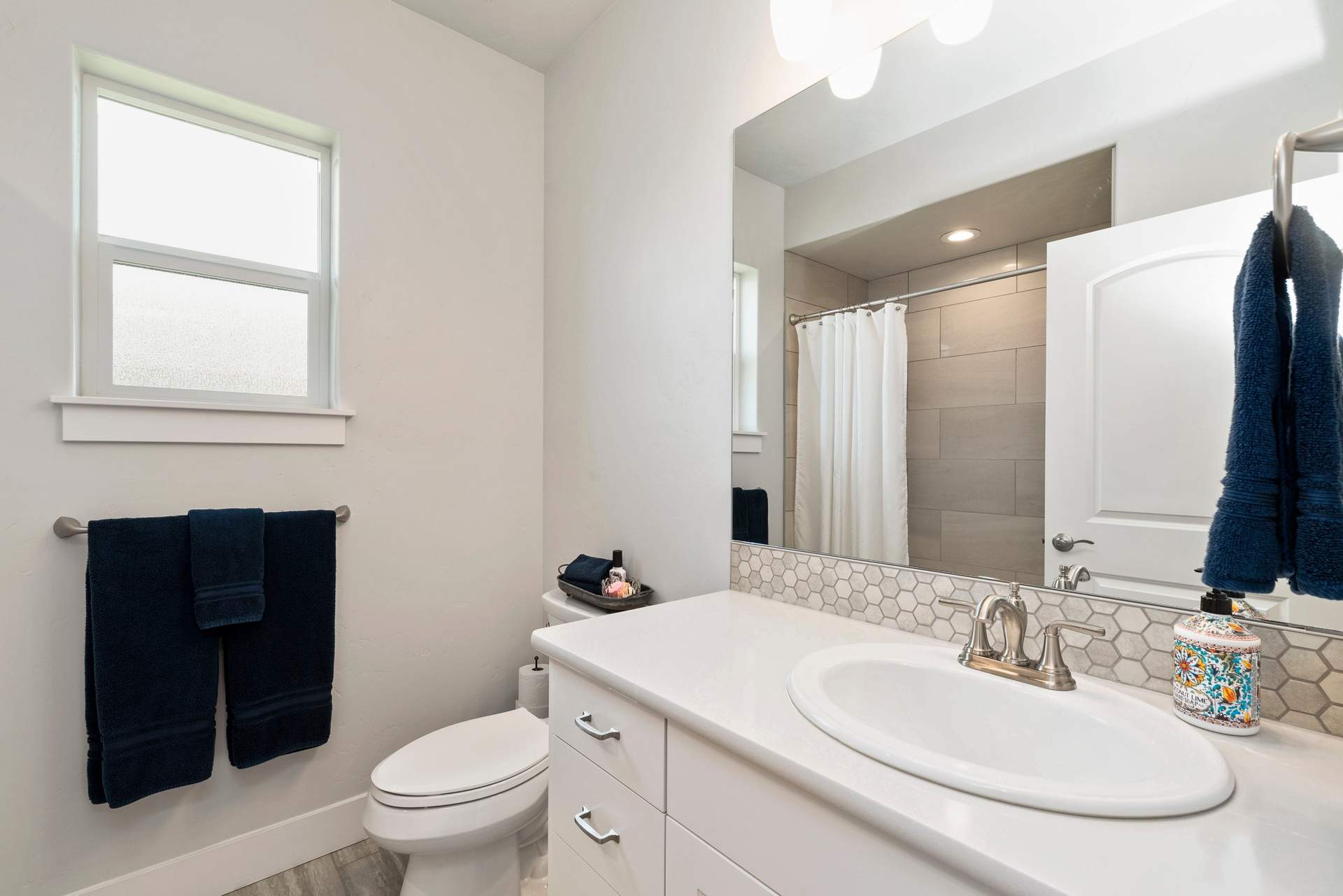 23-3385 N. Roseland Way_022.jpg