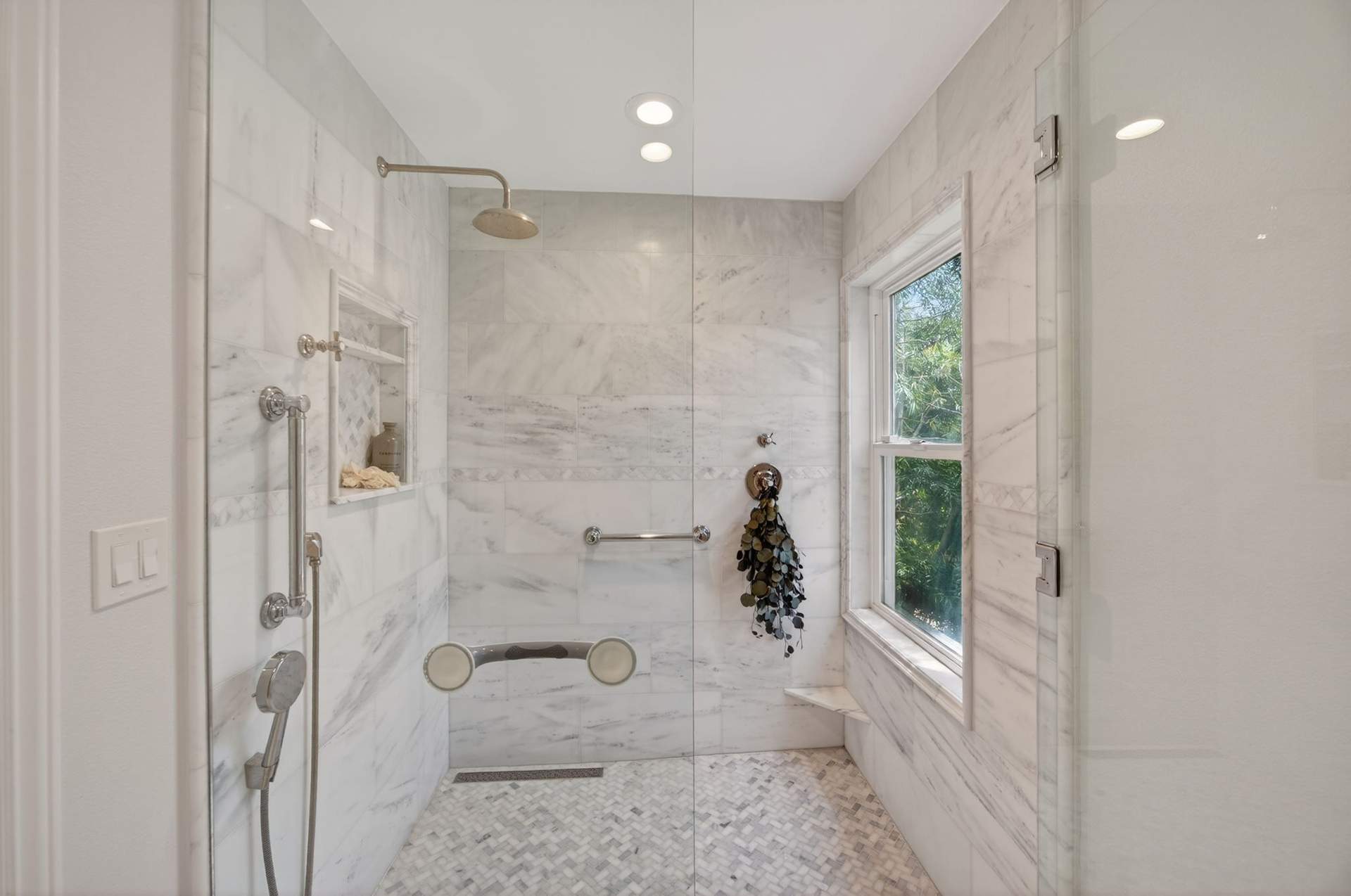 39-web-or-mls-Upmarket_Media-2247West115.jpg