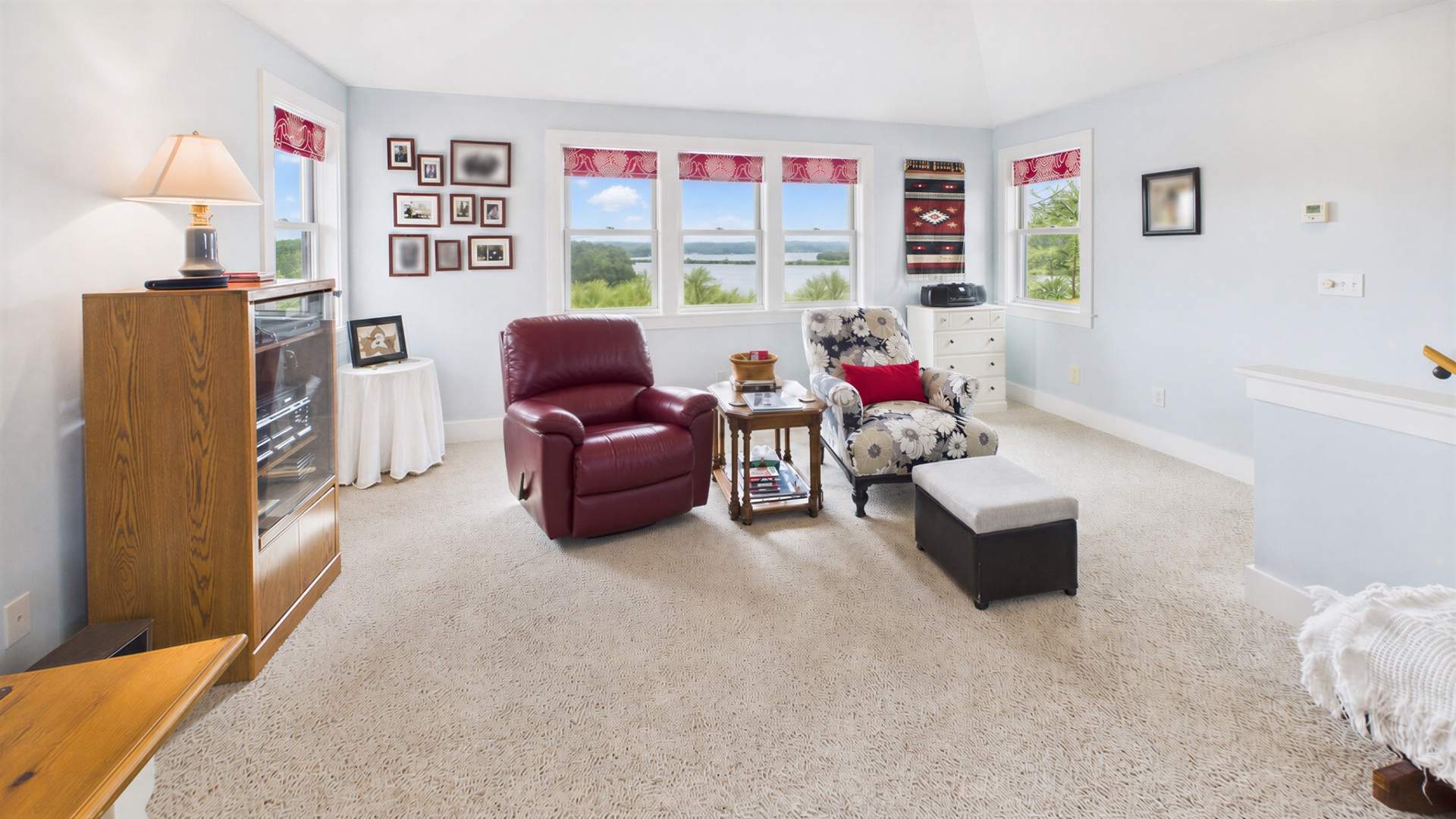 024_Upper Level.jpg
