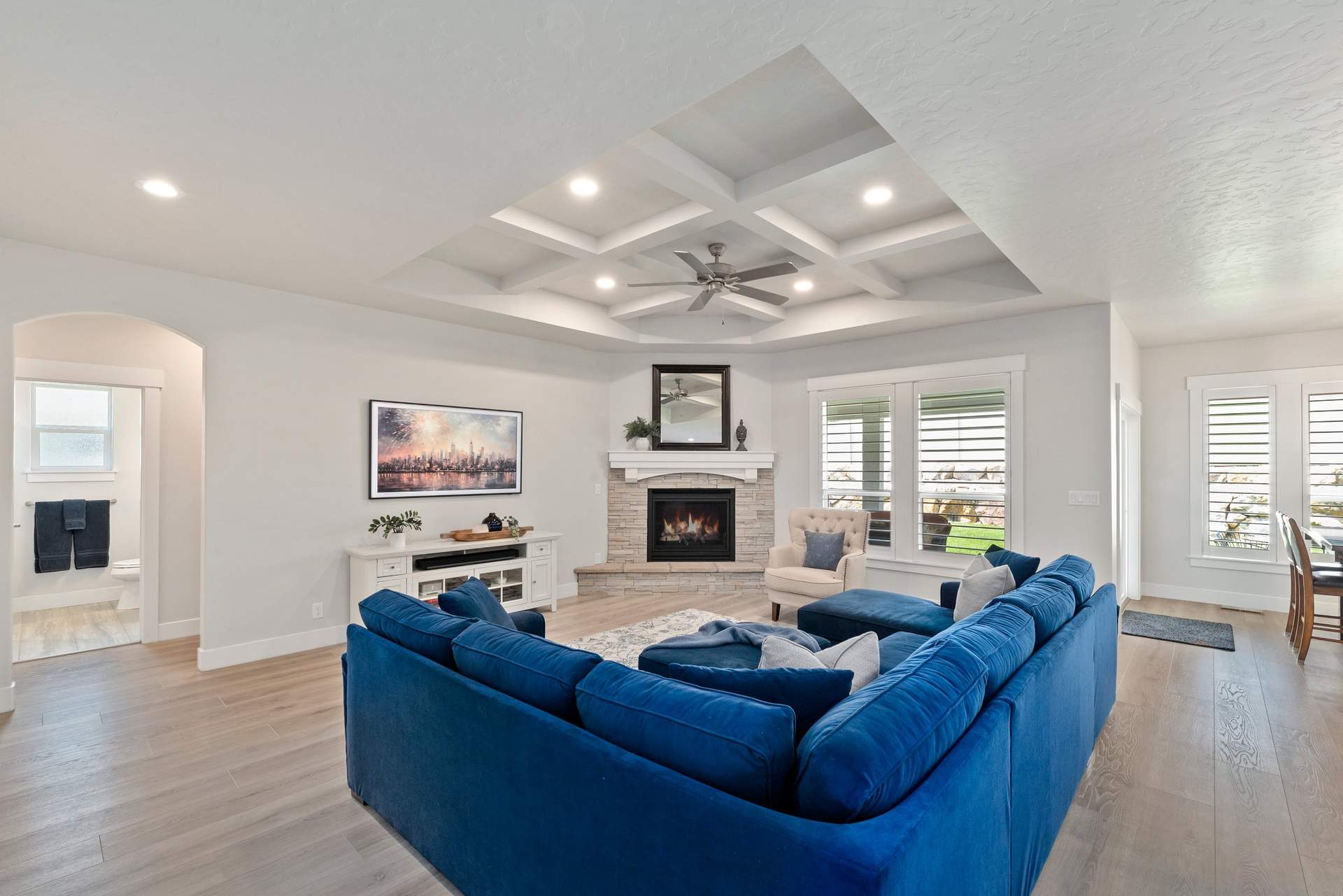 13-3385 N. Roseland Way_012.jpg