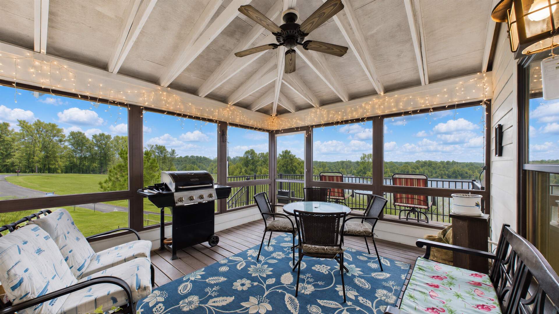 012_Lake View Screen Porch.jpg