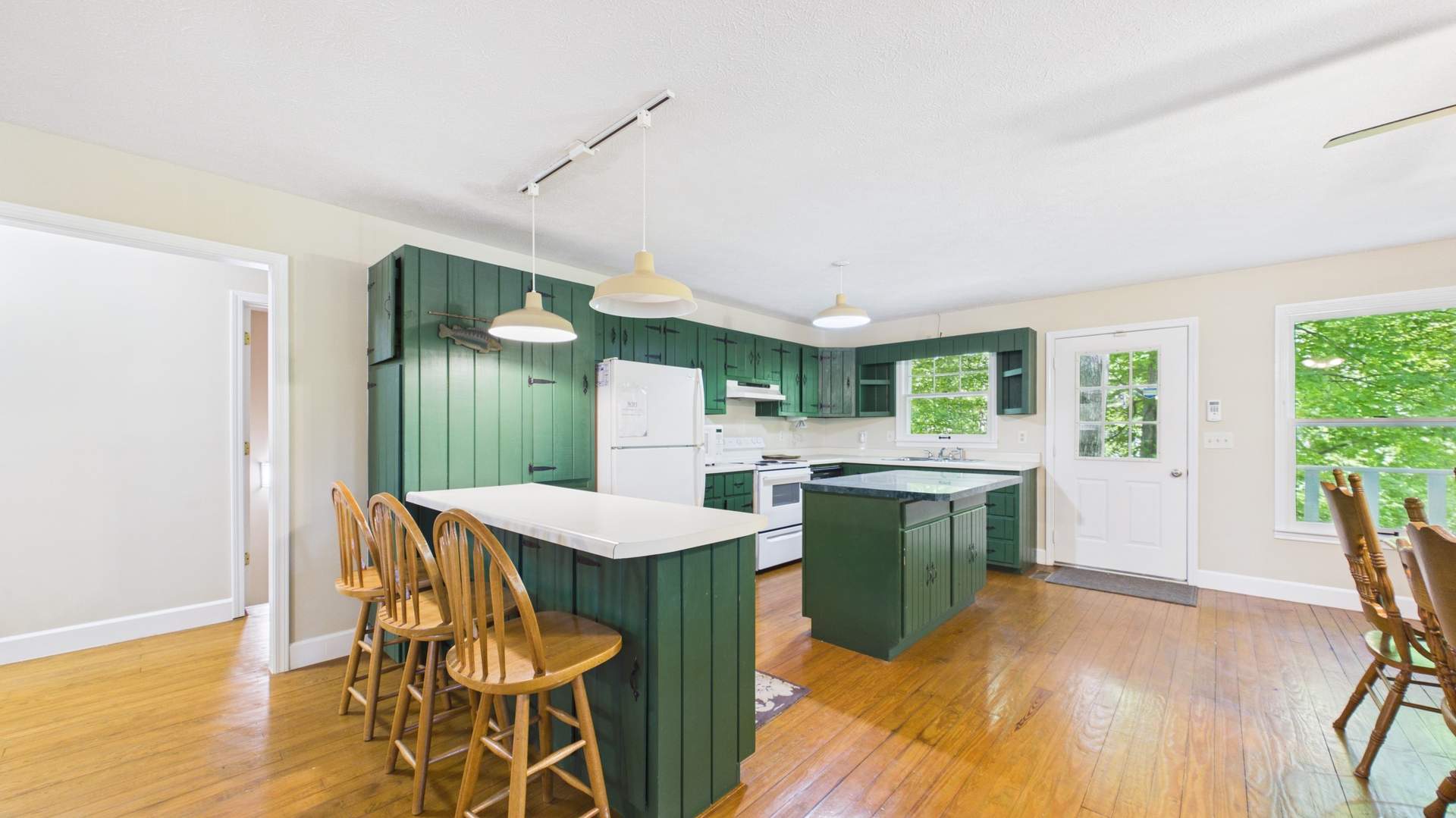 009_KITCHEN.jpg