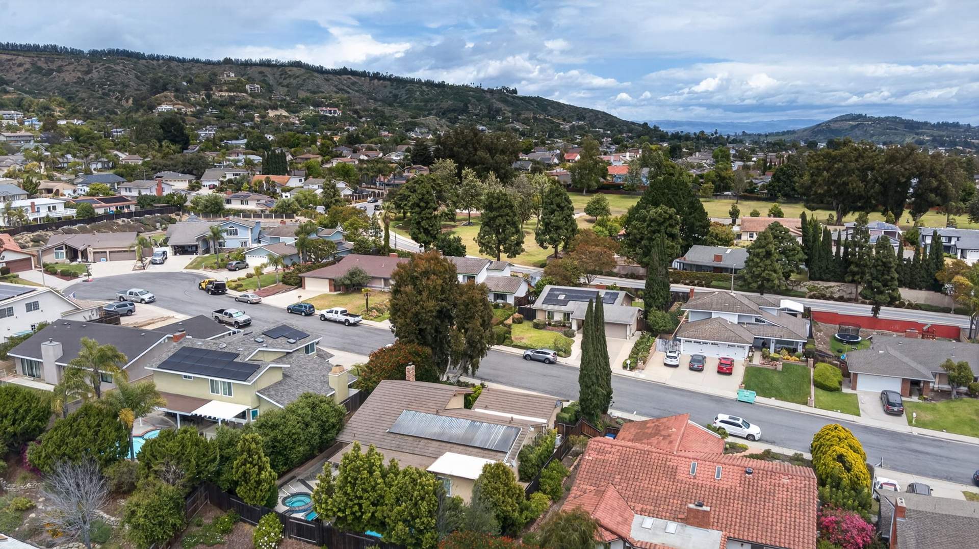 58-web-or-mls-Upmarket_Media-2247West-aer019.jpg