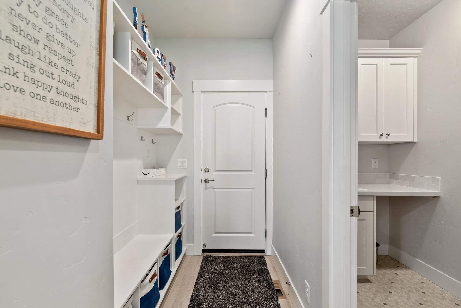 17-3385 N. Roseland Way_016.jpg
