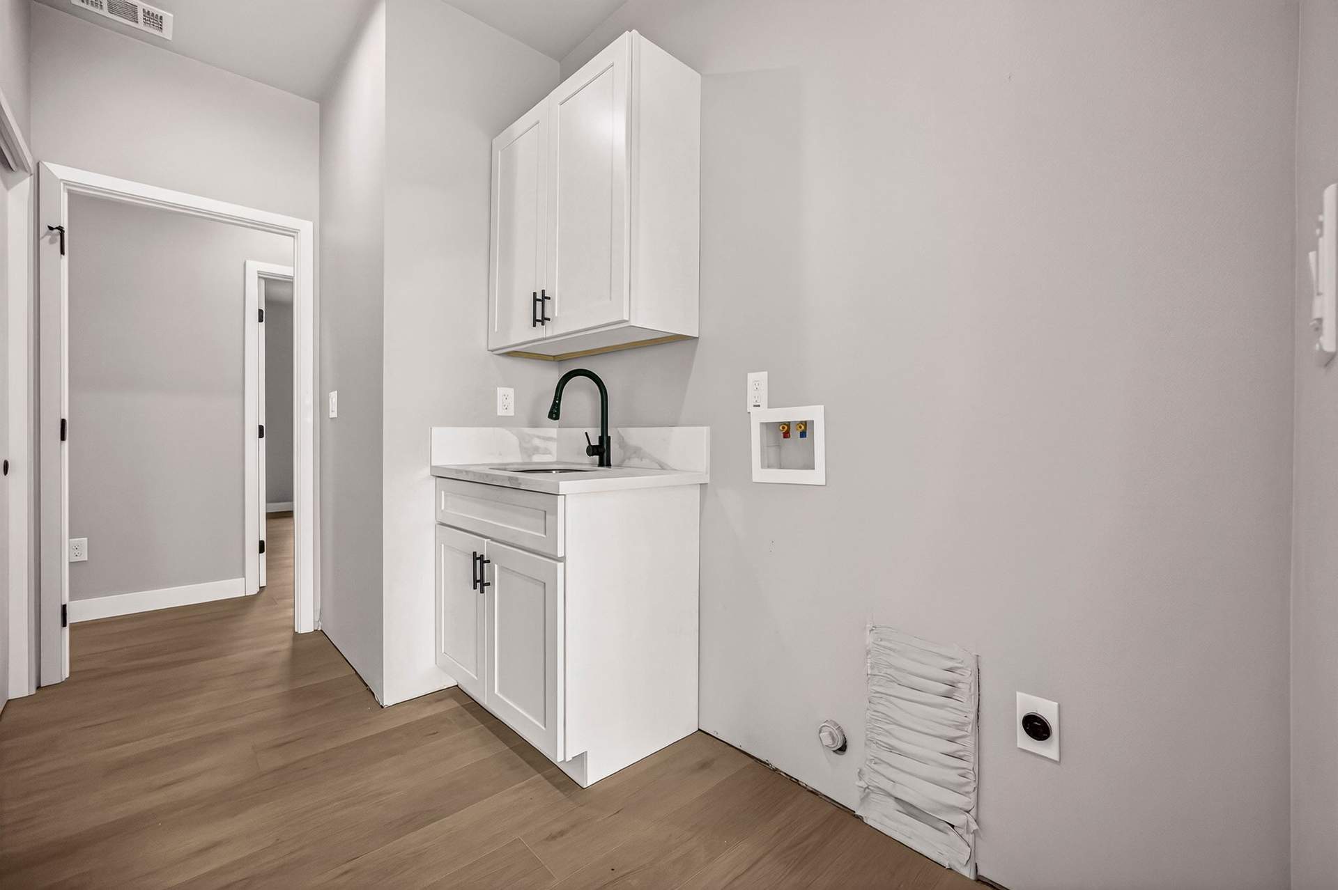14259 Sherwood Cir - 032(Photos).jpg