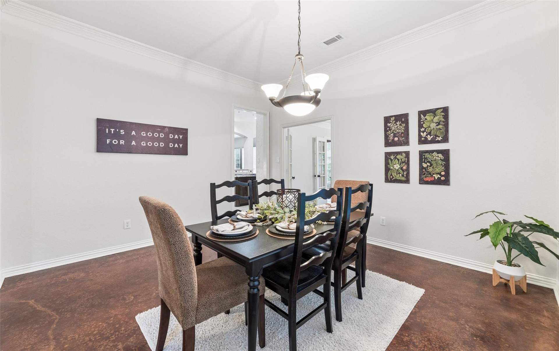 2101 Fleming DriveV17.jpeg