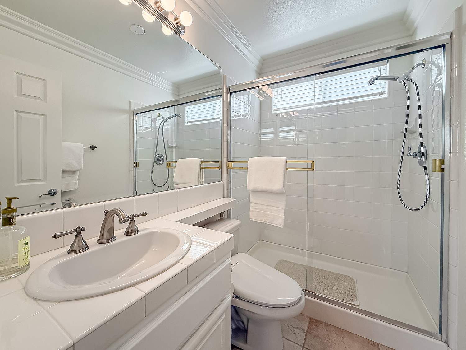 dGuest Bedroom1 Bath and Laundry4.jpg