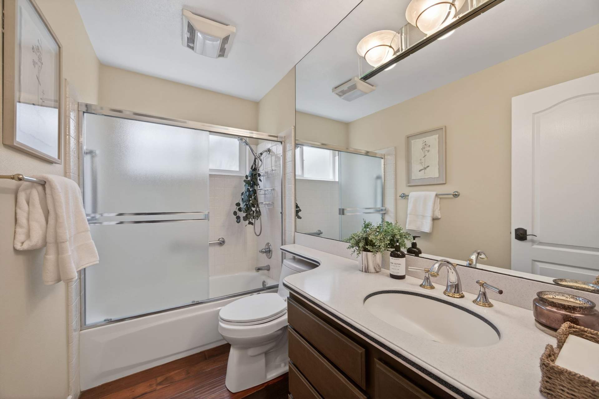 28-web-or-mls-Upmarket_Media-2247West082.jpg