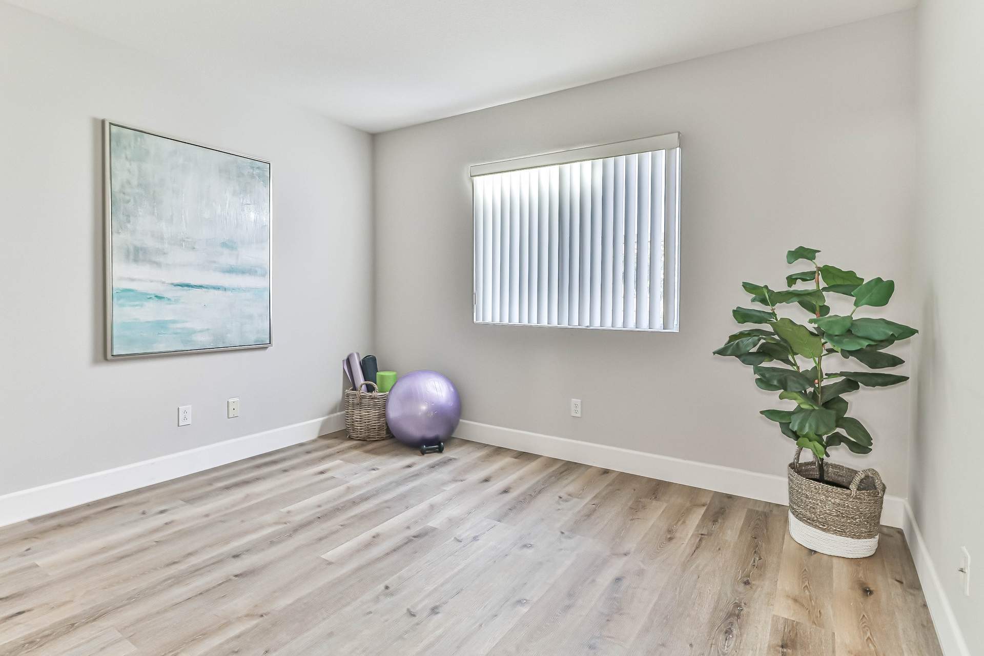 dBedroom1-1.jpg