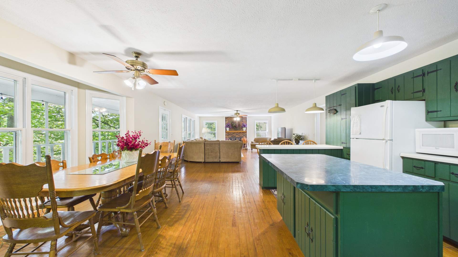 007_OPEN FLOOR PLAN.jpg
