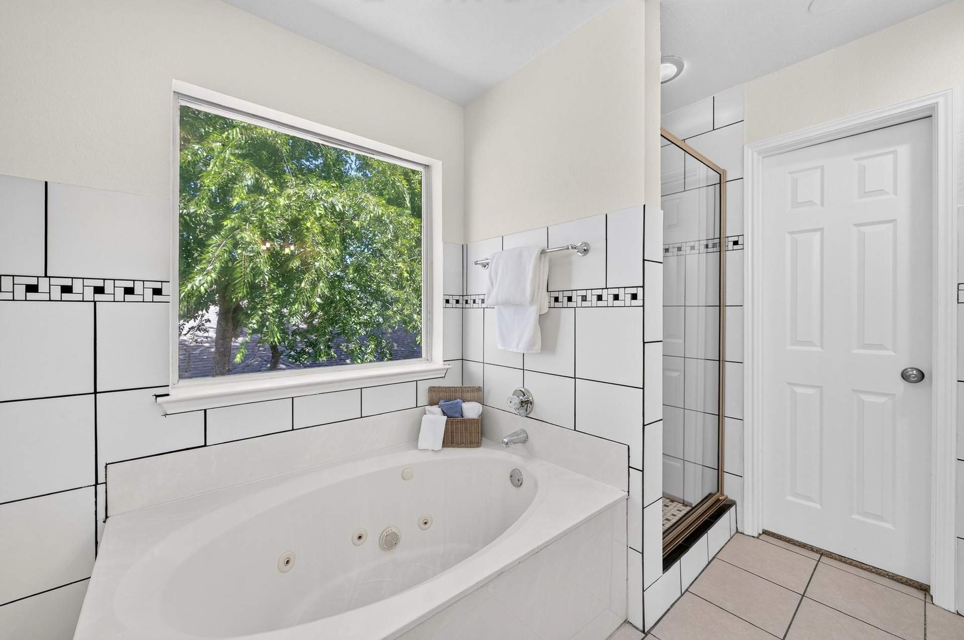 825 Foxwood Lane14.jpeg