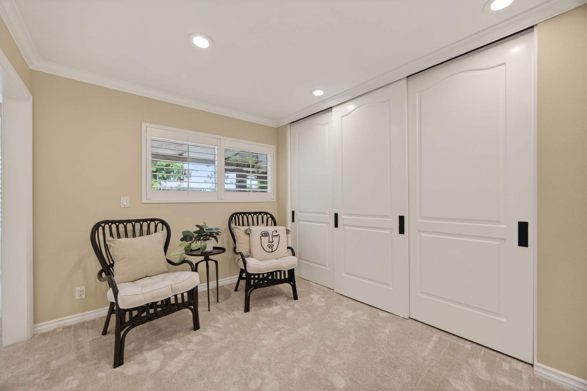 30-web-or-mls-Upmarket_Media-2247West088.jpg
