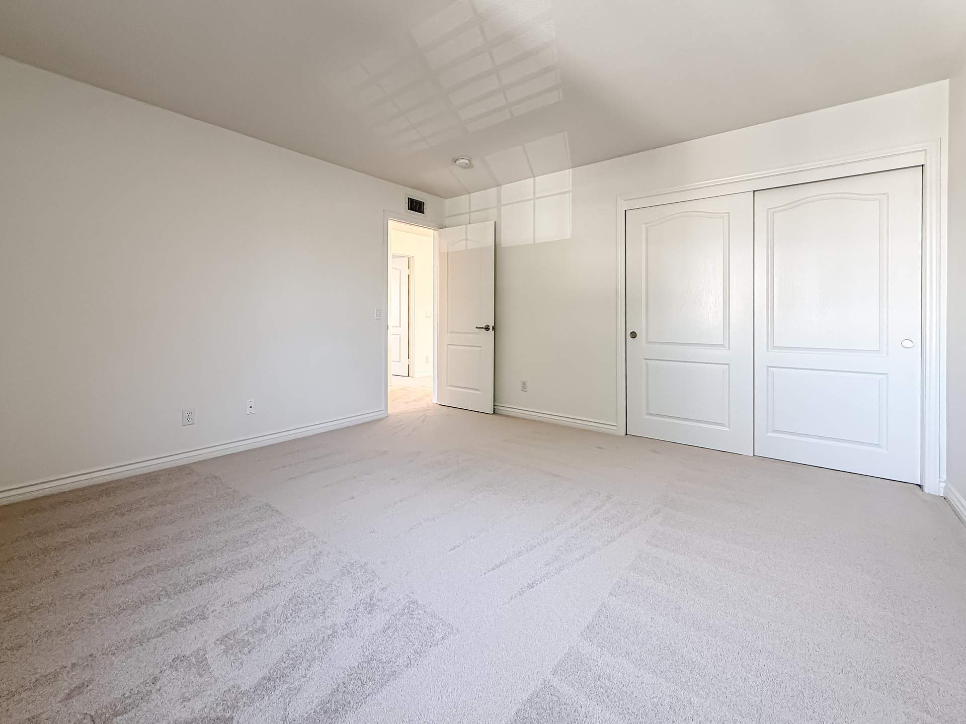 hBedroom2-2.jpg