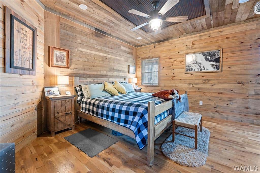 bed1.jpg