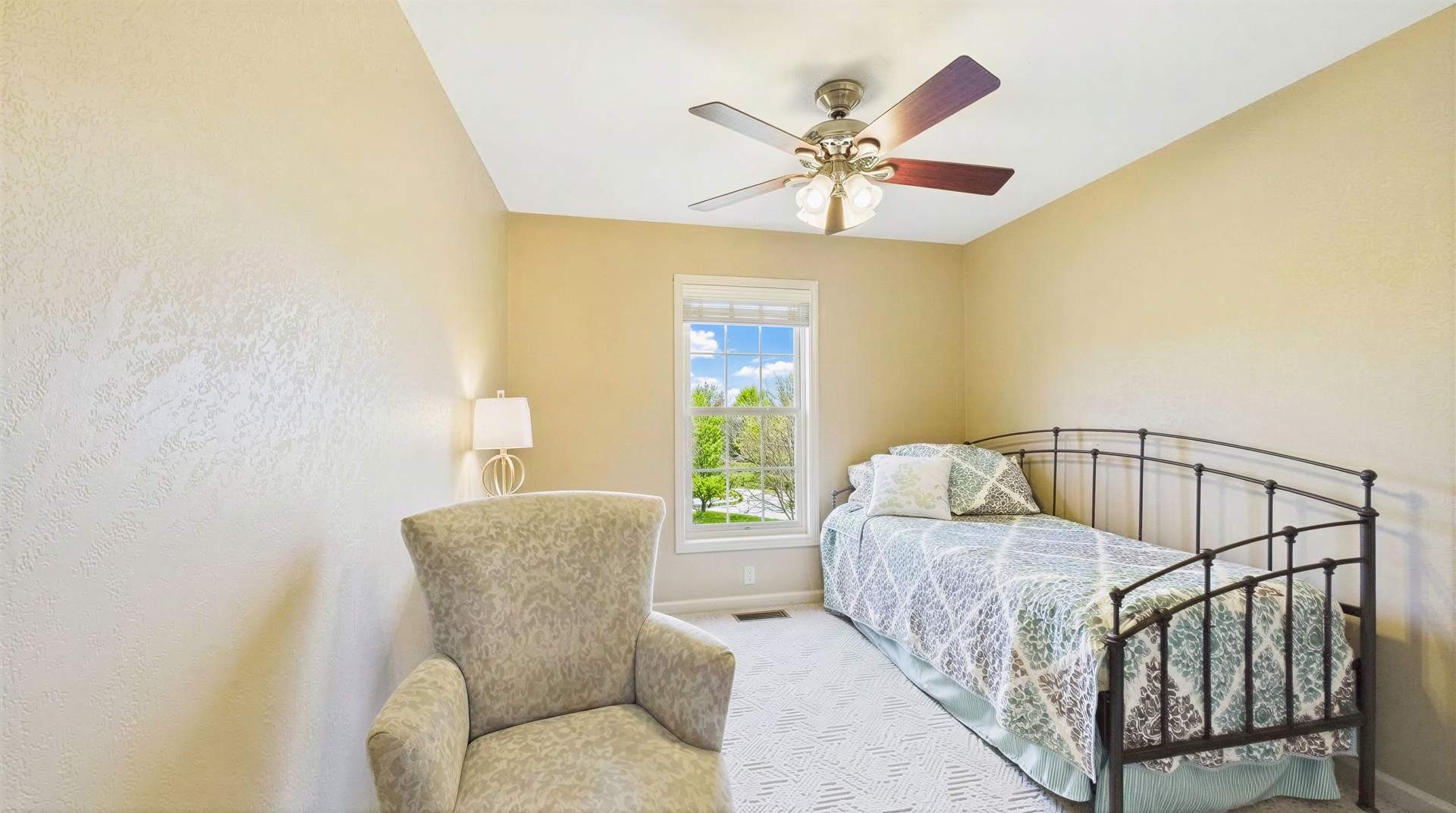 025_2nd Bedroom.jpg
