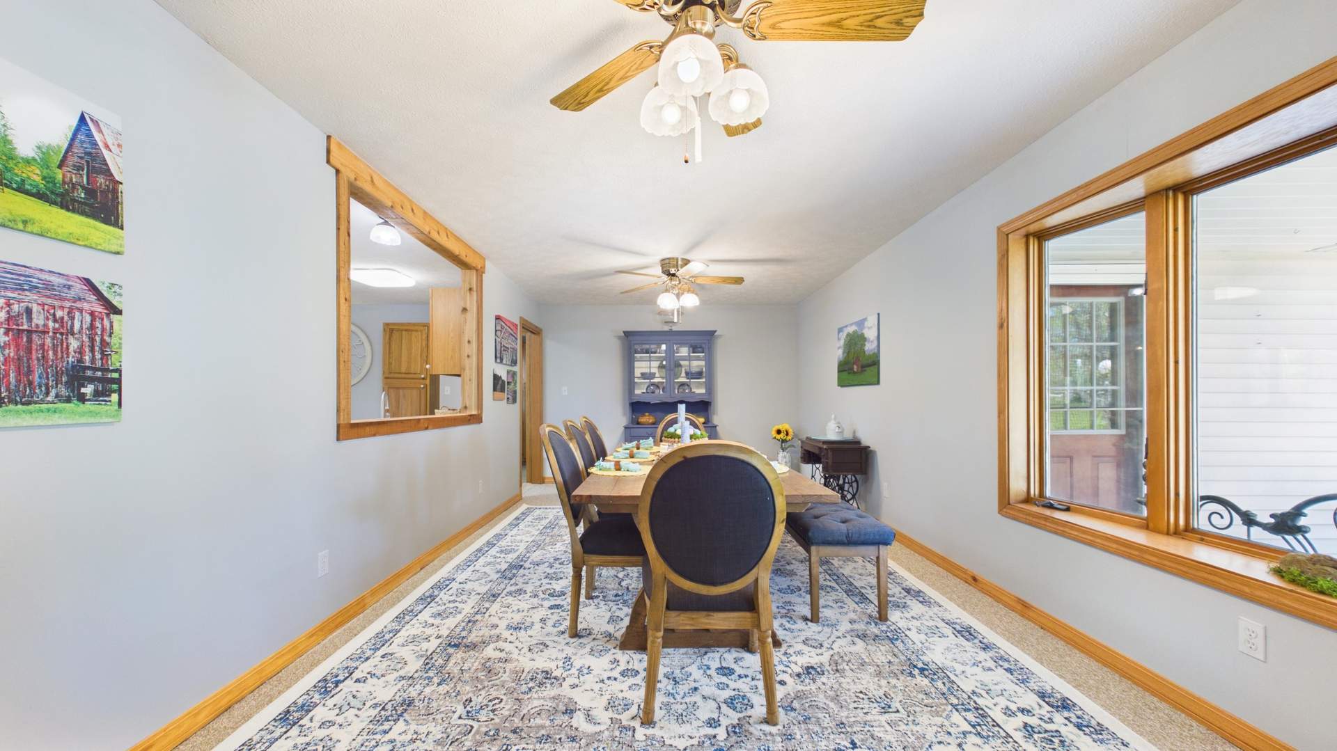 008_SEPARATE DINING ROOM.jpg