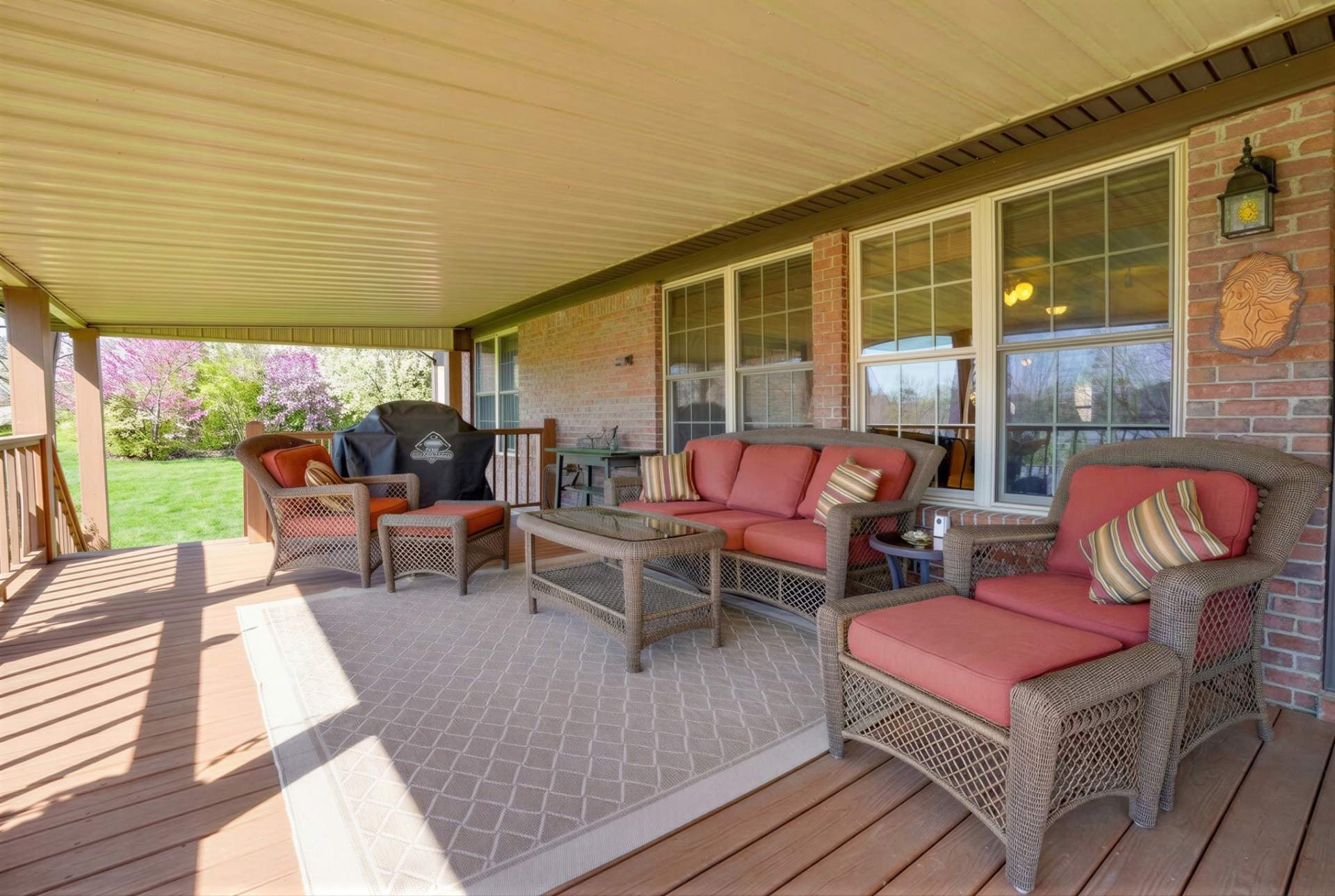 033_Lakeside Covered Deck.jpg