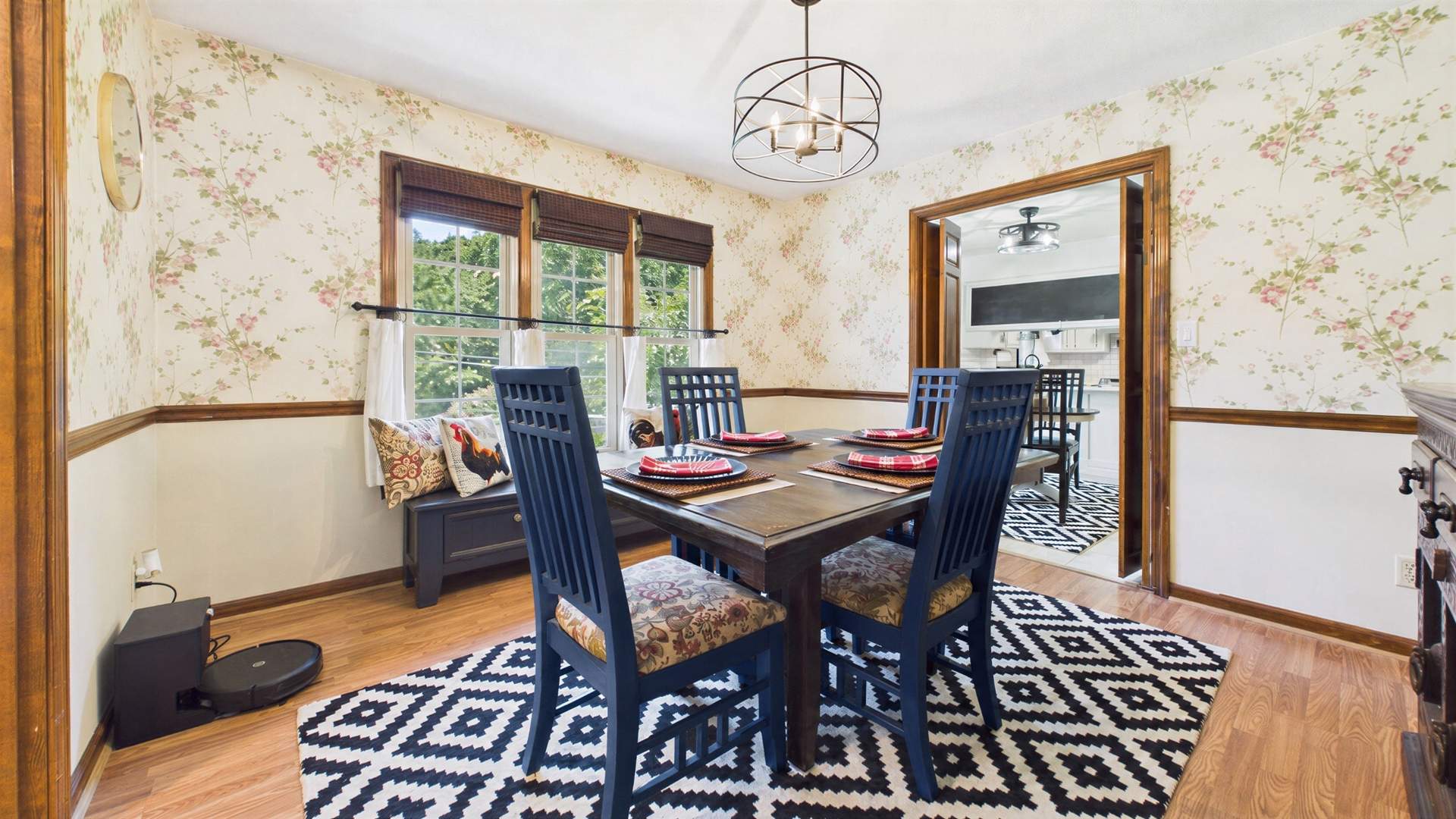 013_Dining_Room.jpg
