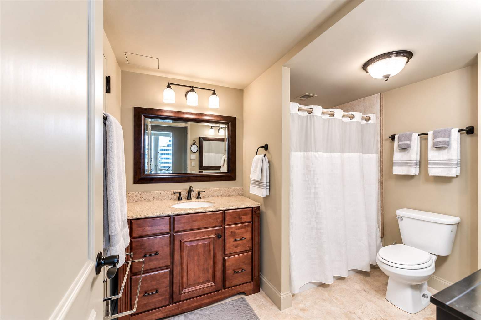photo-efbb93b013f150f62729d2471ffb0c485d8a465920600b0f7f910ad646115c49.jpg