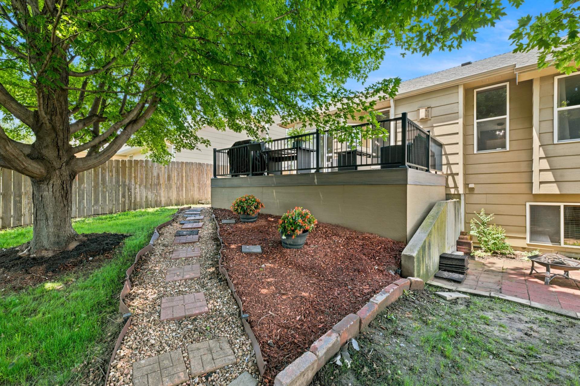 2635ESunnyslopeCourtParkCity-w-13.jpg