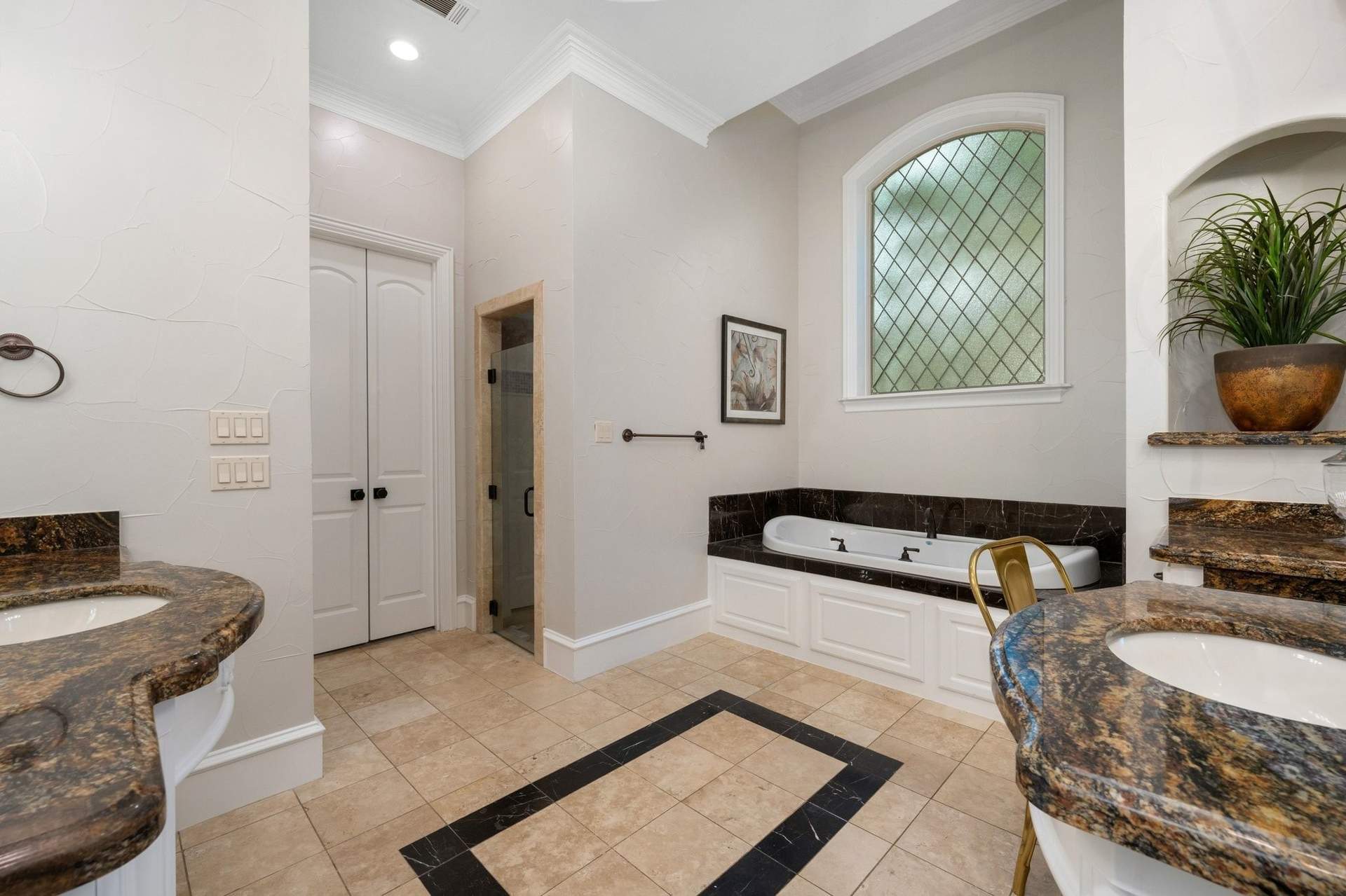021_Primary_Bathroom.jpg