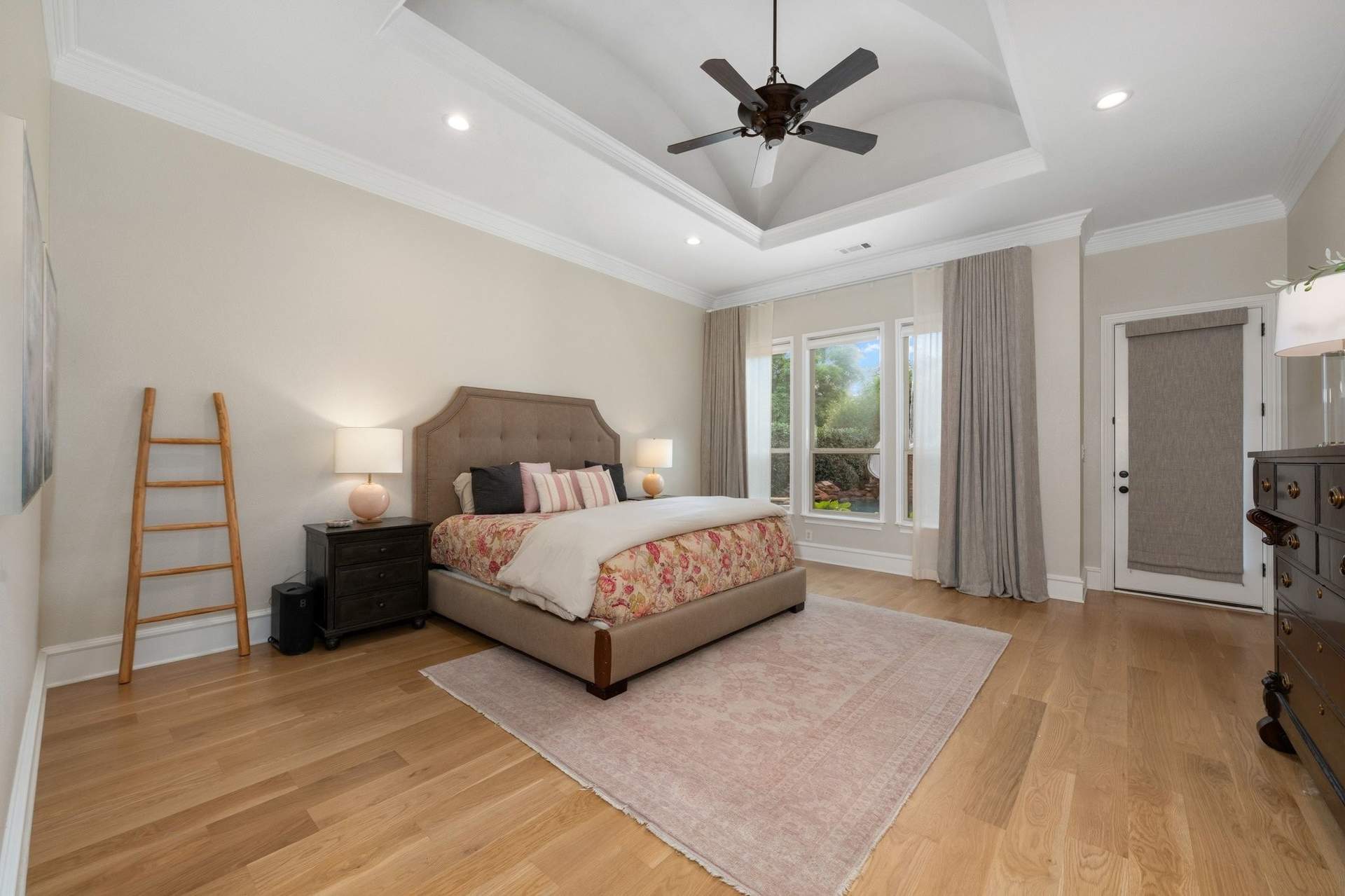 020_Primary_Bedroom.jpg