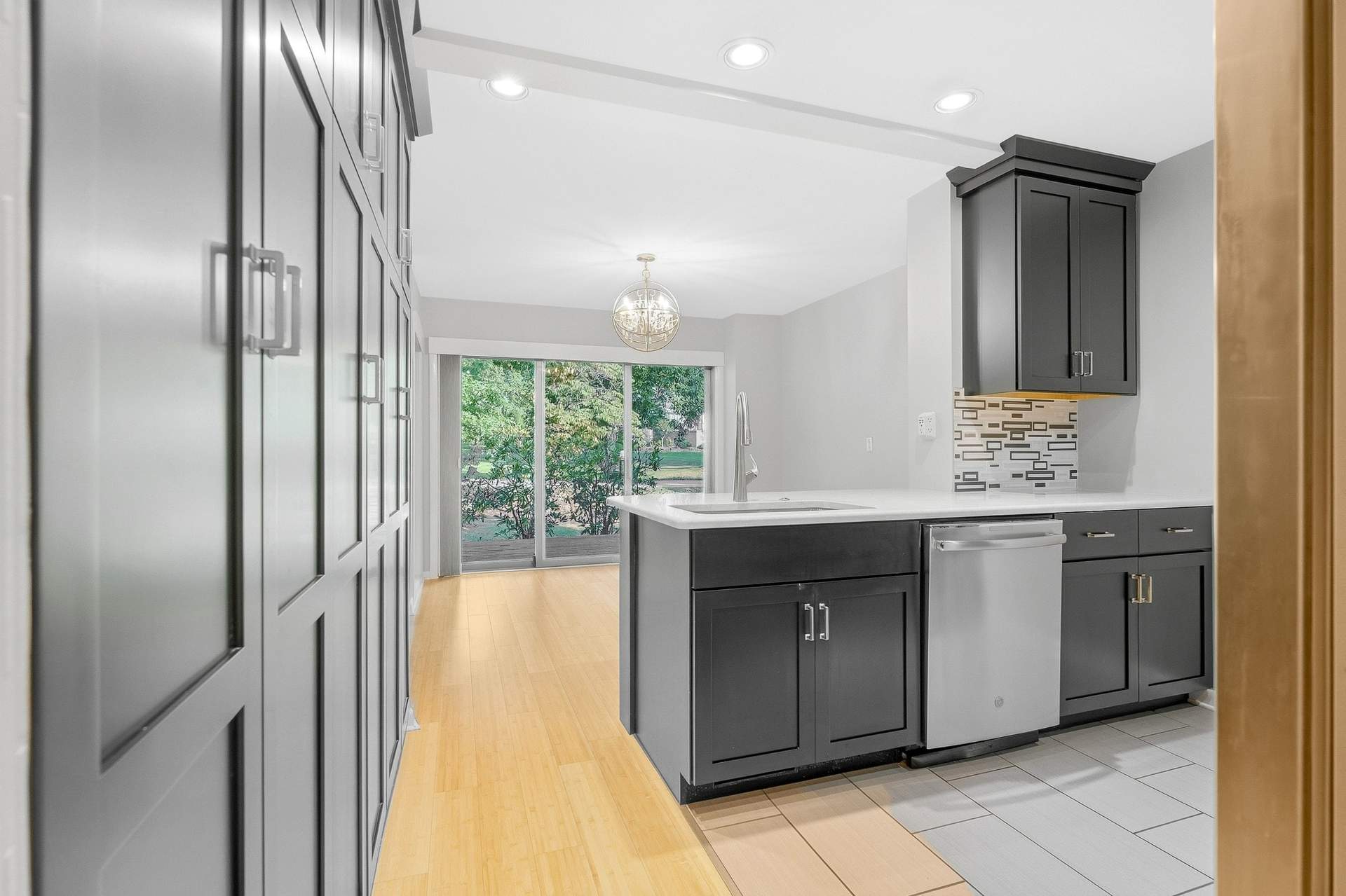 102_Lakeview_Estates-30.jpg