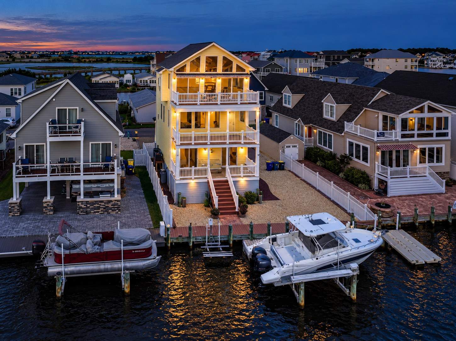 Twilight_Canal_House_wit.jpg