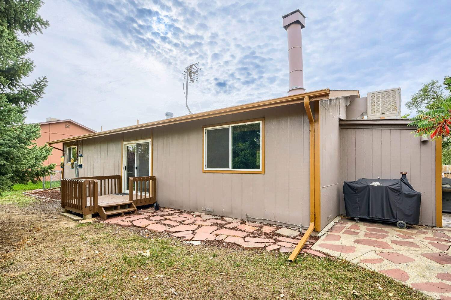 2542CambridgeDr-WebQuali.jpg